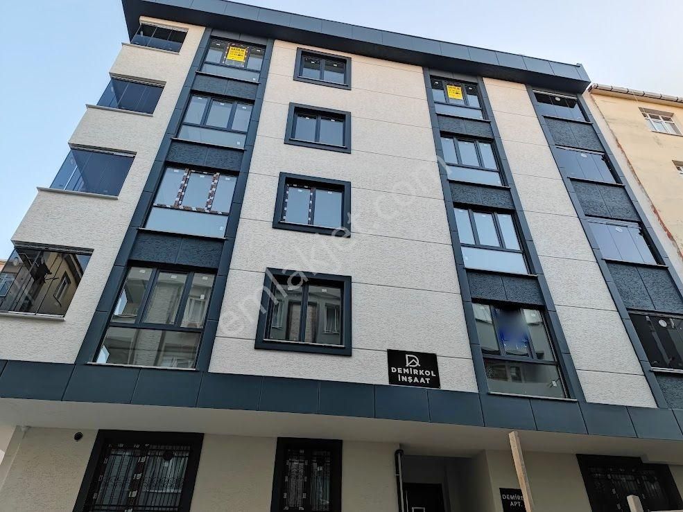 Bahçelievler Yenibosna Merkez Satılık Daire  YILDIZ EMLAKTAN TAPU MASRAFSIZ 2+1 SIFIR ARAKAT DAİRE