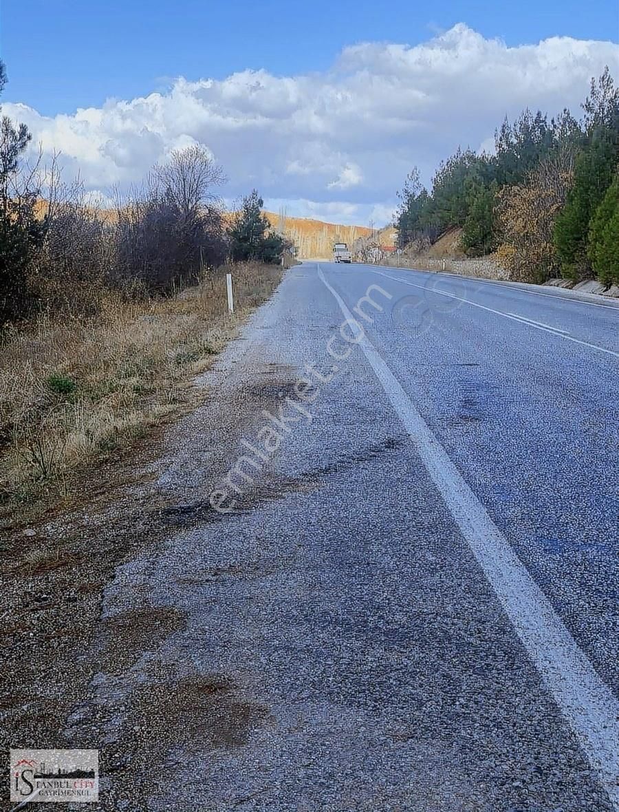 Çal Şapcılar Satılık Konut İmarlı ÇAL'A 3KM..İMARLI ASFALT YOLA CEPHE EV VE ARSA 3011m.NEHİR CEPHE