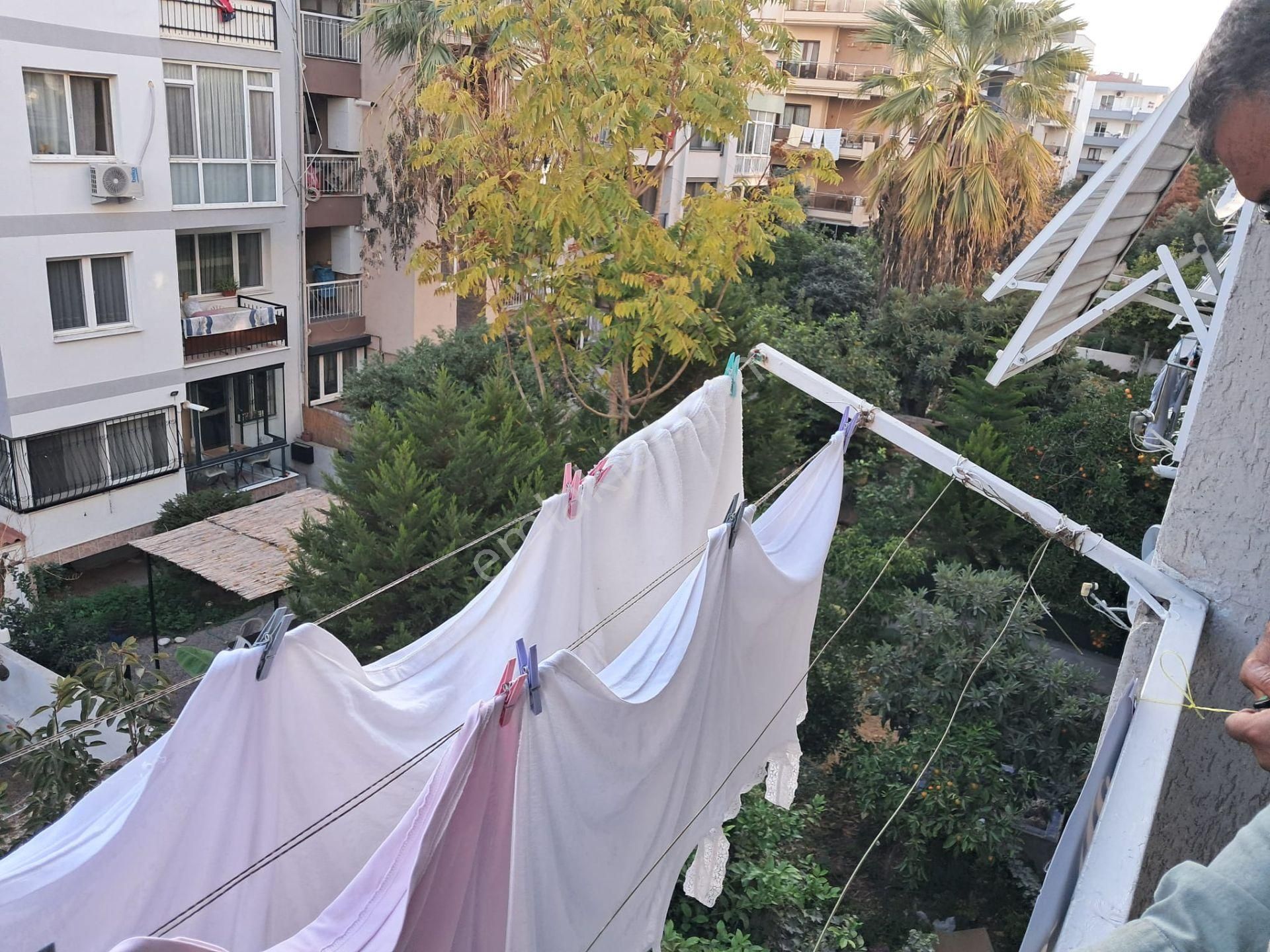 Satılık İzmir Karşıyaka Bahçelievler Cevdet Bilsay Caddesi Üzerinde Yatırımlık Daire - Görsel 5