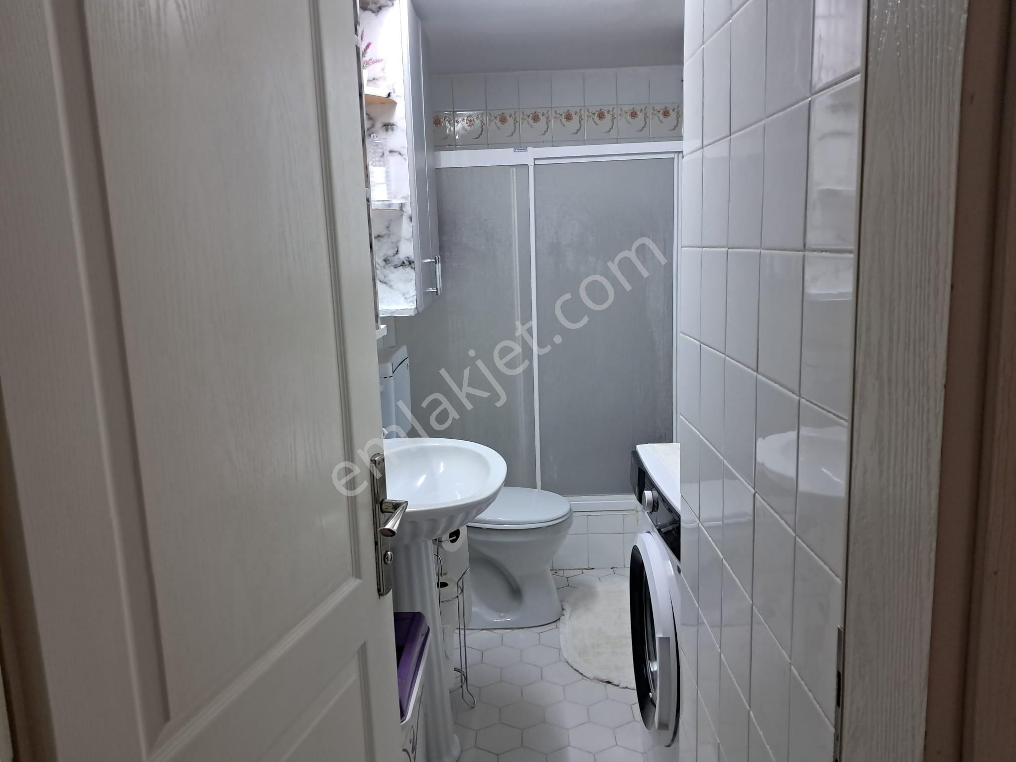 Satılık İzmir Karşıyaka Bahçelievler Cevdet Bilsay Caddesi Üzerinde Yatırımlık Daire - Görsel 12