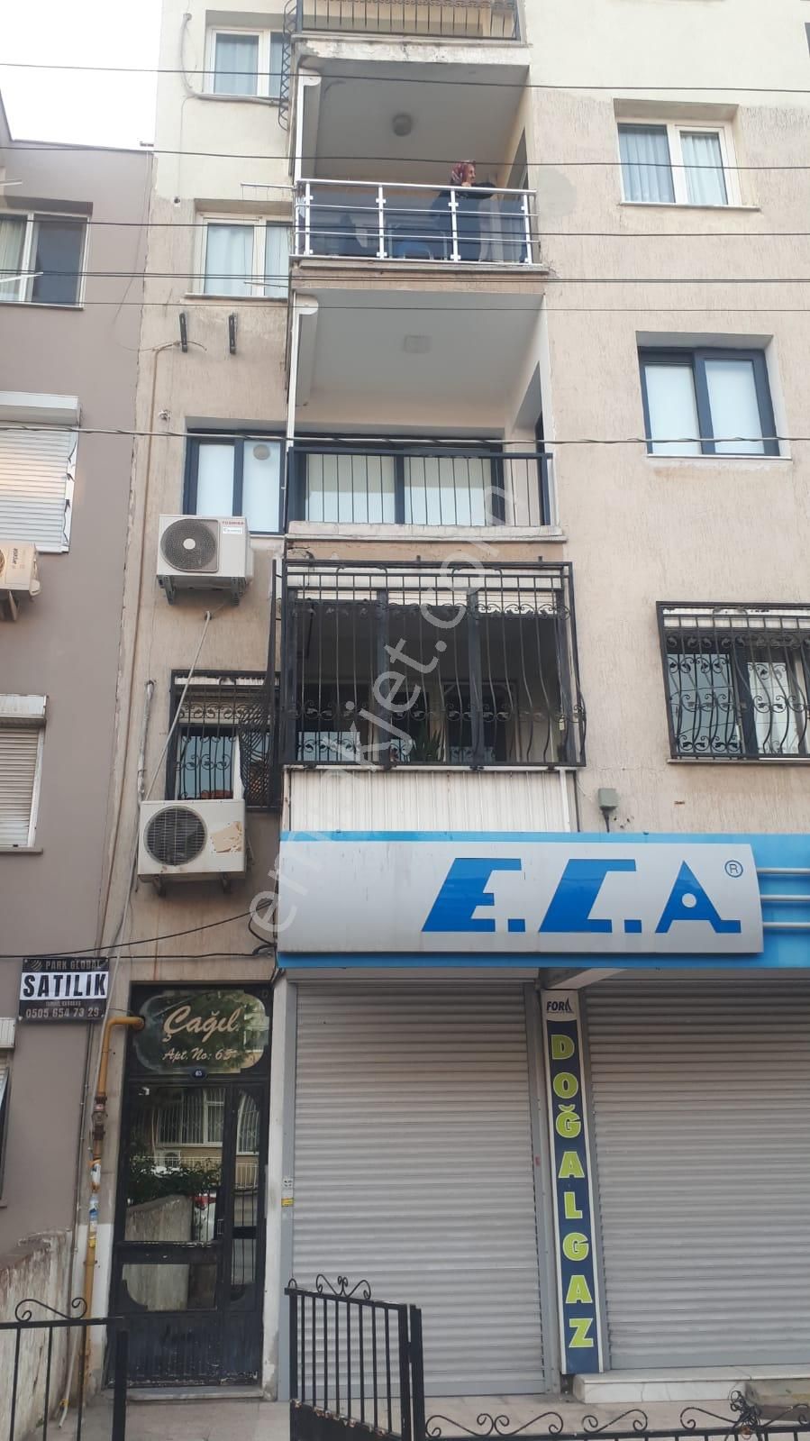 Satılık İzmir Karşıyaka Bahçelievler Cevdet Bilsay Caddesi Üzerinde Yatırımlık Daire - Görsel 14