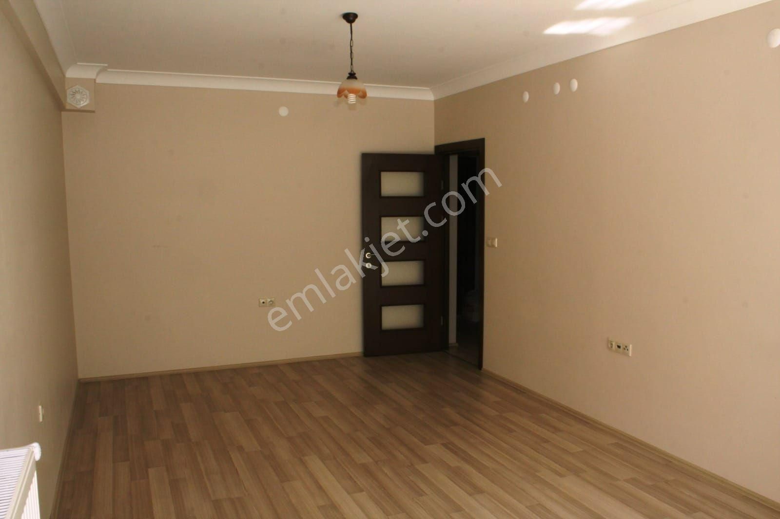 Odunpazarı Akarbaşı Satılık Daire  B-173 AKARBAŞI MAHALLESİNDE SATILIK 2+1 DAİRE