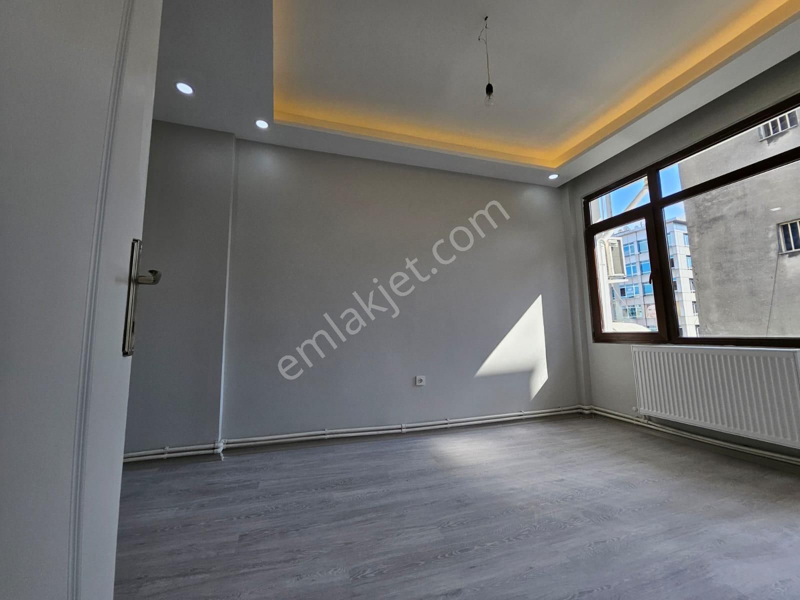 Kadıköy Osmanağa Kiralık Daire  KADIKÖY BOĞA HEYKELİ YANI İÇİ YENİLENMİŞ 2+1 KİRALIK KONUT/OFİS