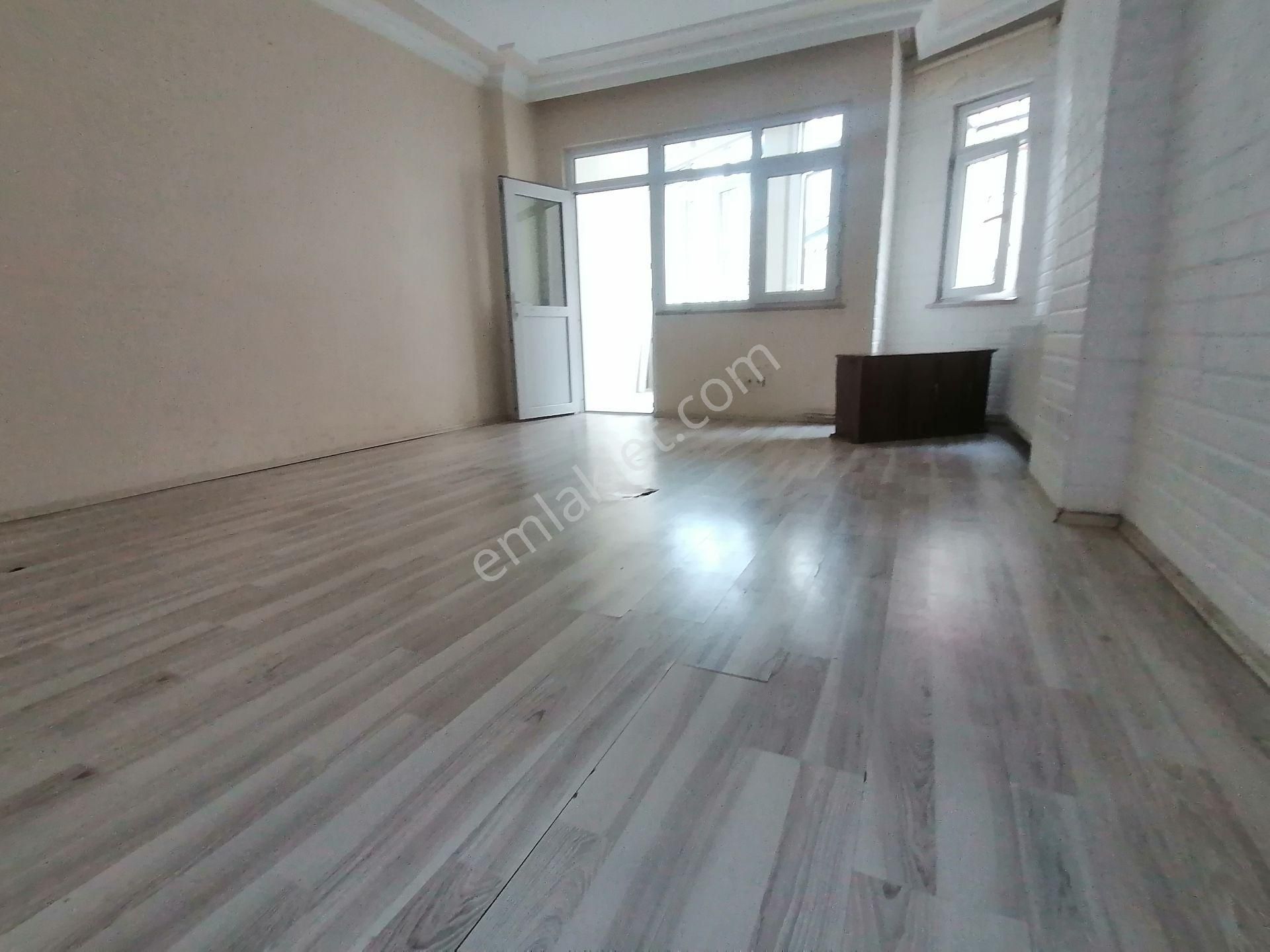 Pendik Fatih Kiralık Daire  PENDİK ESENYALI FATİH MAH. KİRLIK 3+1 100M2 BALKONLU DAİRE