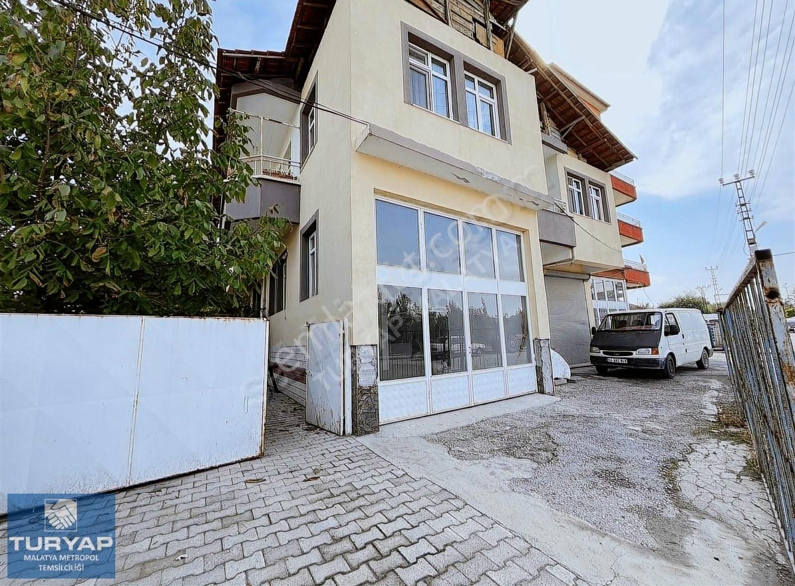 Yeşilyurt Dilek Satılık Daire TURYAP METROPOL'DEN DİLEK MERKEZ'DE SATILIK 3 DAİRE 2 DÜKKAN