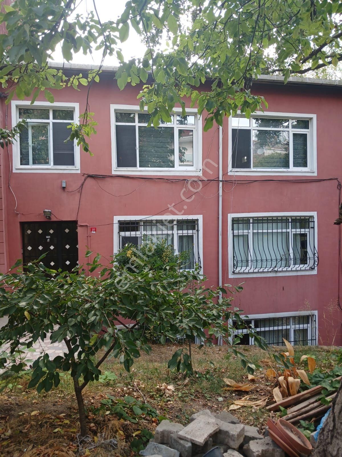 Sarıyer Zümrütevler'de Satılık 3 Katlı Müstakil Bahçeli Hisse Tapulu Ev - Görsel 29