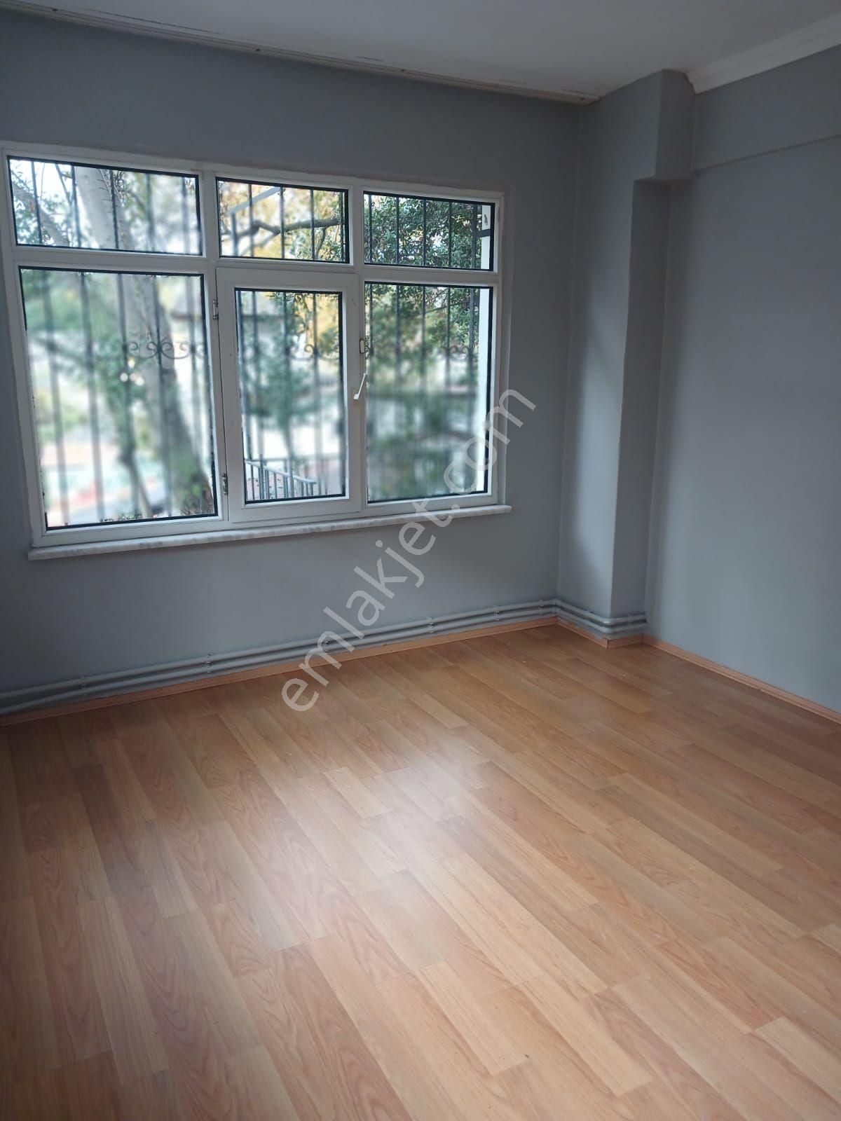 Sarıyer Zümrütevler'de Satılık 3 Katlı Müstakil Bahçeli Hisse Tapulu Ev - Görsel 4