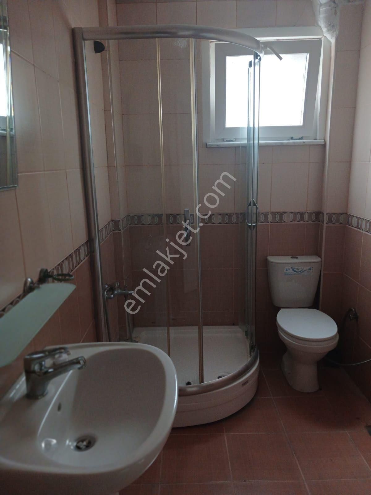 Sarıyer Zümrütevler'de Satılık 3 Katlı Müstakil Bahçeli Hisse Tapulu Ev - Görsel 16