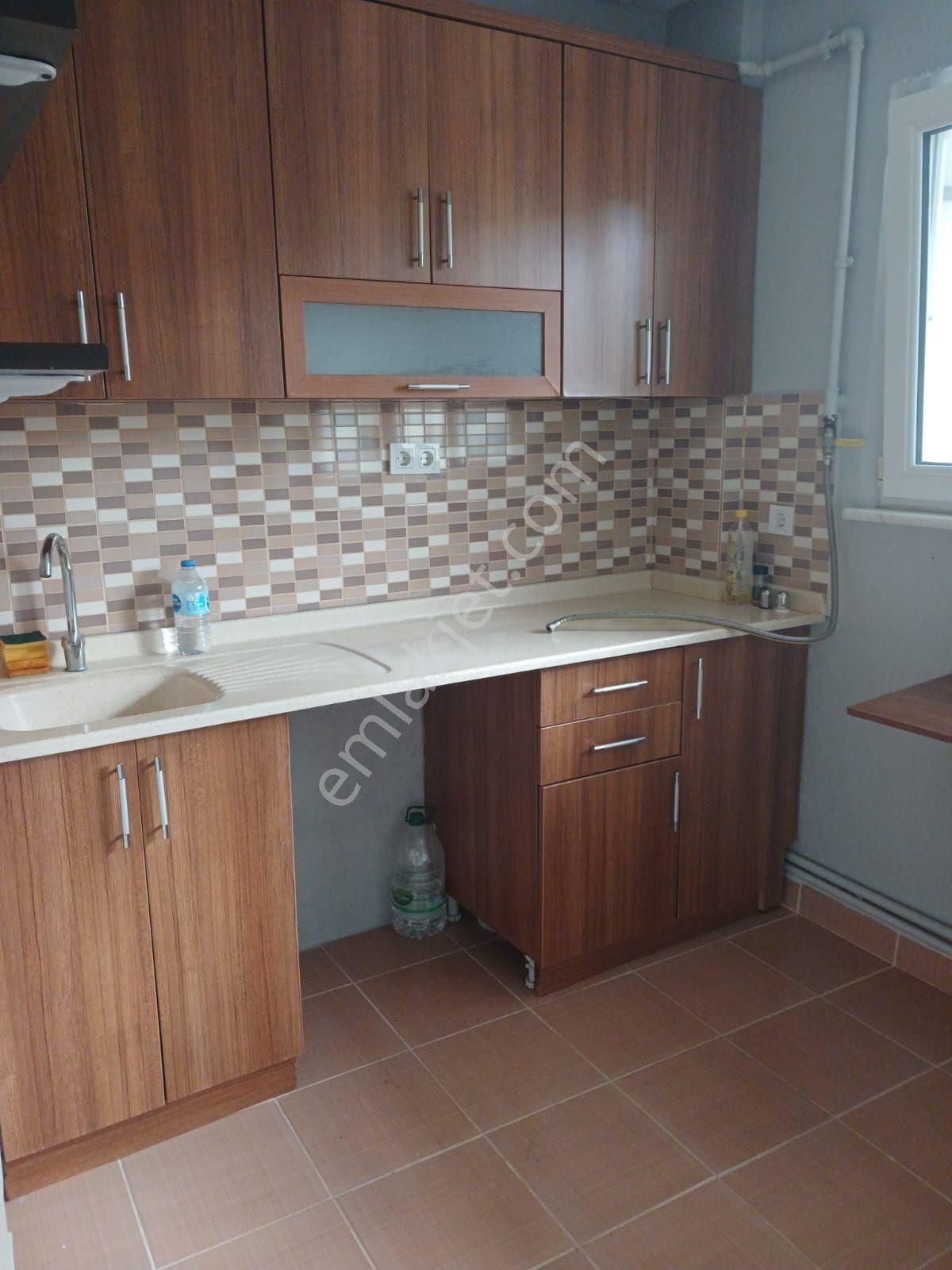 Sarıyer Zümrütevler'de Satılık 3 Katlı Müstakil Bahçeli Hisse Tapulu Ev - Görsel 5