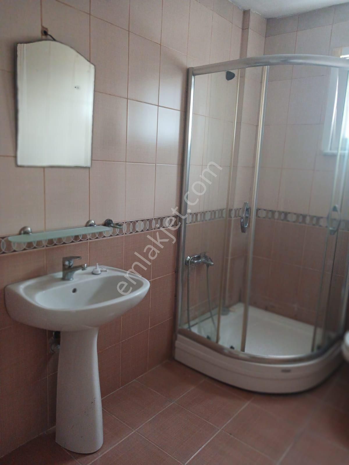 Sarıyer Zümrütevler'de Satılık 3 Katlı Müstakil Bahçeli Hisse Tapulu Ev - Görsel 13