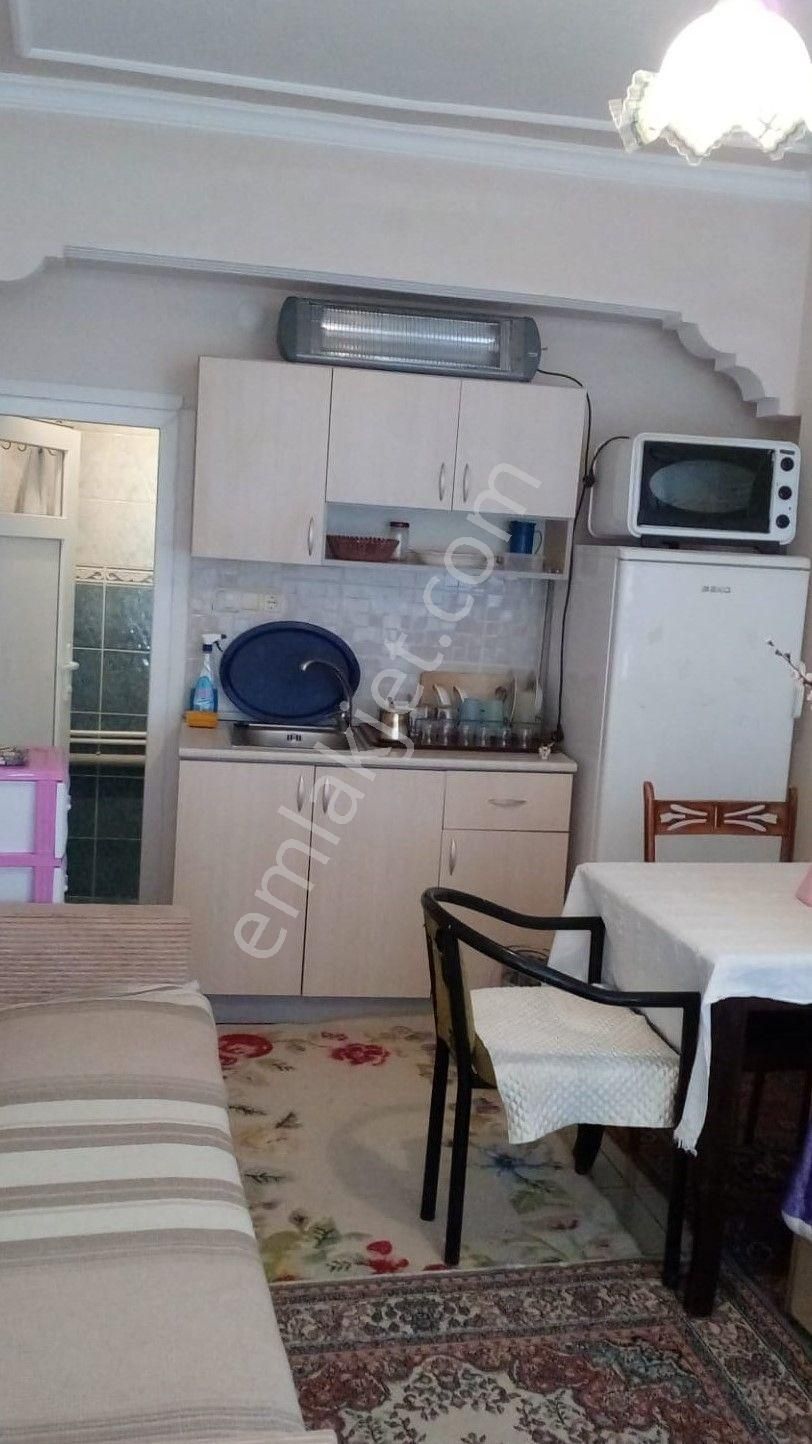 Üsküdar Valide-i Atik Kiralık Daire  FULL EŞYALI 1+0 DÜZ GİRİŞ .VALİDE ATİK CAMİ YAKINI SEVİNÇ EMLAKTAN