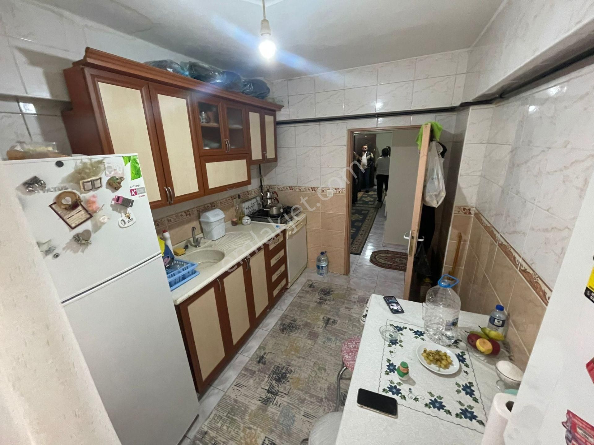 Sincan Akşemsettin Satılık Daire  AKŞEMSETTİN MAHALESİNDE GENİŞ YAPIDA KAT KONUMUNDA SALON BAĞIMSIZ 3+1 SATILIK DAİREE