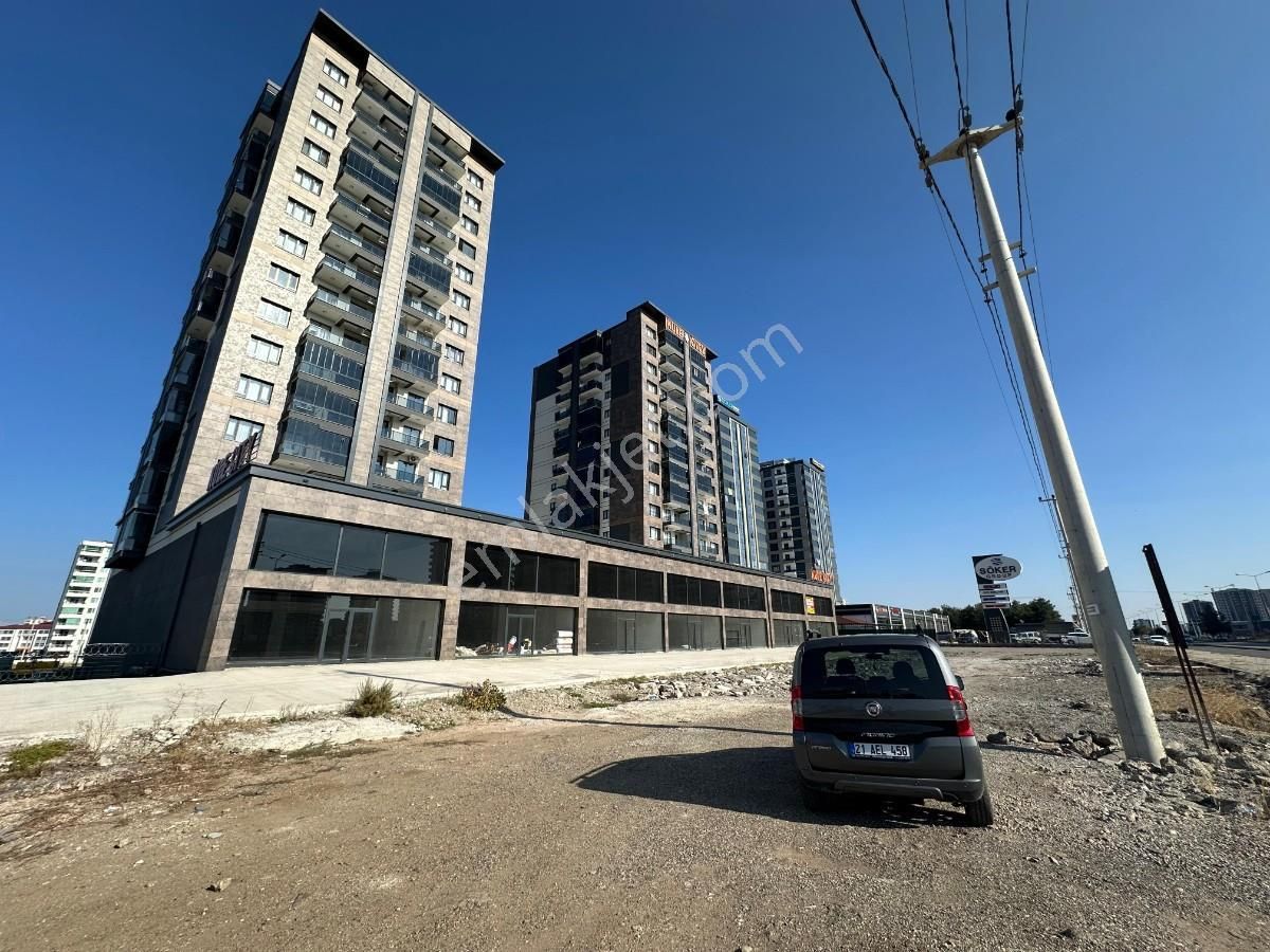 Yenişehir Üçkuyu Kiralık Plaza ELAZIĞ YOLUNA SIFIR 400 M2 ASMA TAVANLI KİRALIK DÜKANLAR