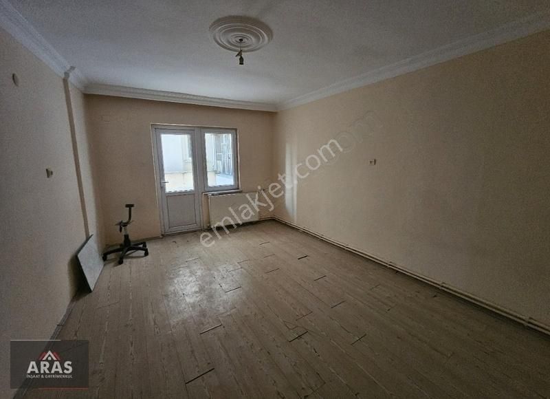 Bolu Merkez Tabaklar Kiralık Daire ARAS GAYRİMENKUL'DEN İ. BAYSAL CADDESİN'DE KİRALIK 2+1 DAİRE