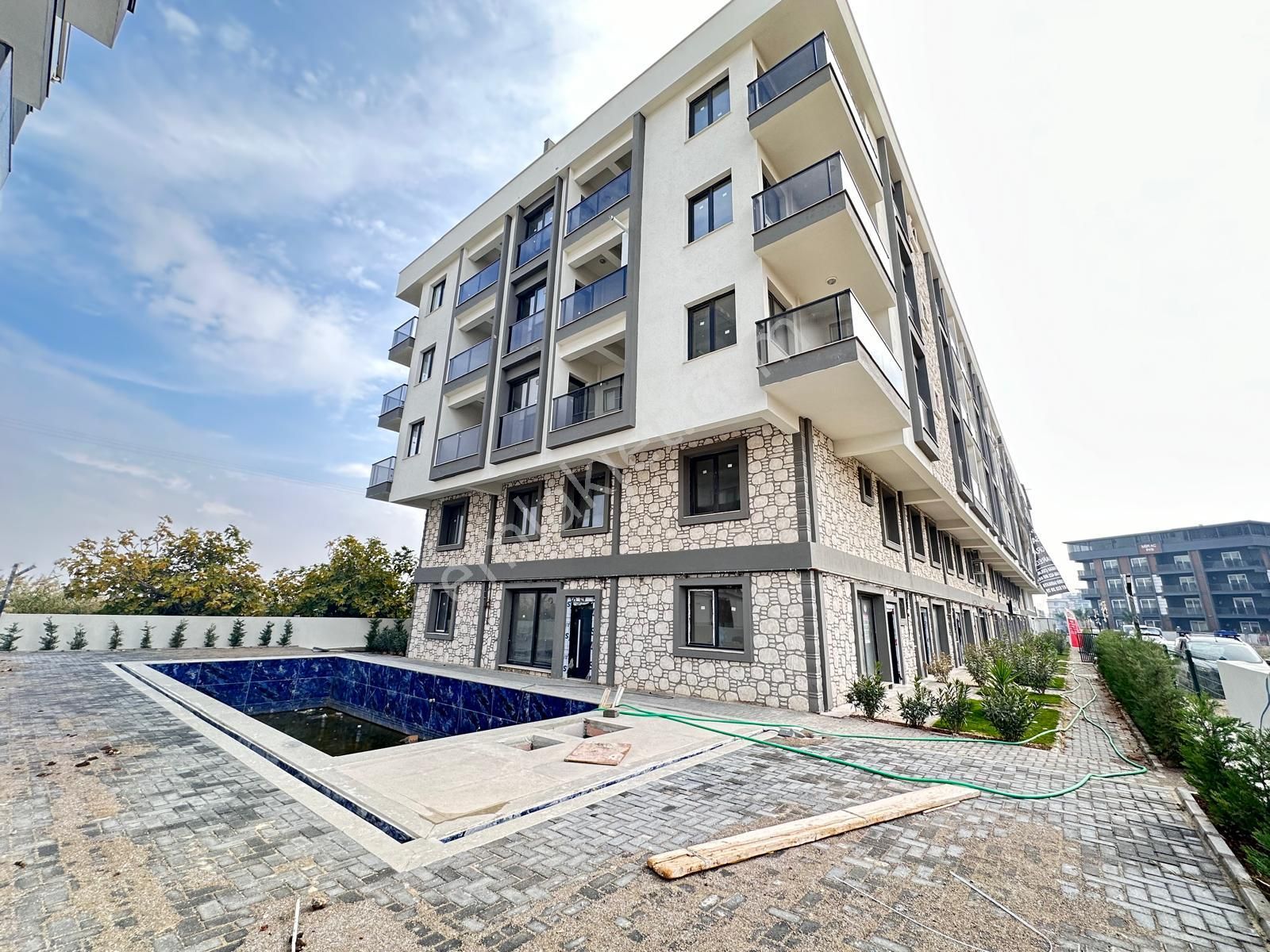 Menemen 85. Yıl Cumhuriyet Satılık Daire  SEYREKTE  HAVUZLU TERASLI DUBLEKS 2+1 SATILIK SIFIR DAİRE​​​