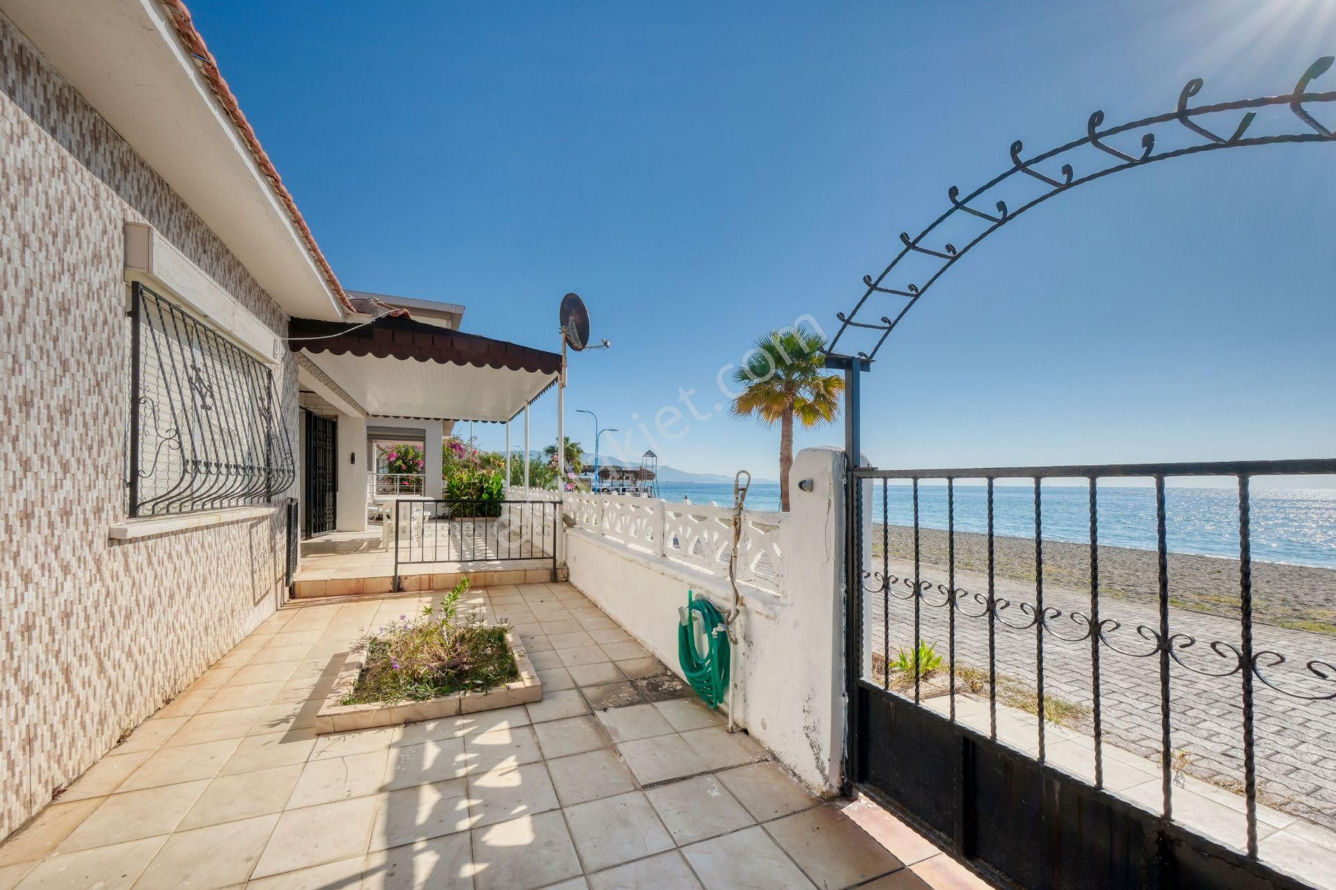 Ad Team'den Seferihisar Ürkmez'de Denize Sıfır Tek Katlı Villa - Görsel 2