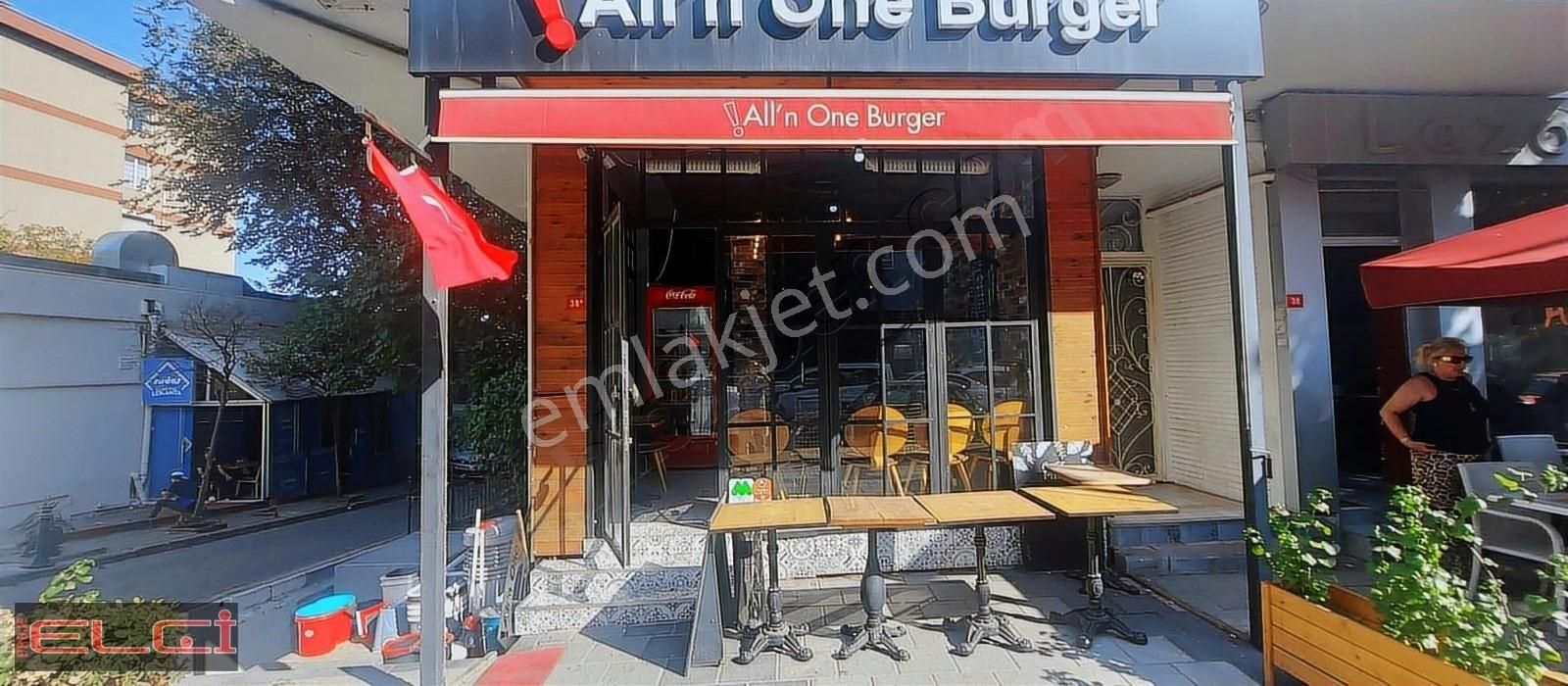 Beşiktaş Cihannüma Devren Kafe & Bar Beşiktaş Yıldız Caddesi Üzerinde Çalışır Vaziyette Cafe