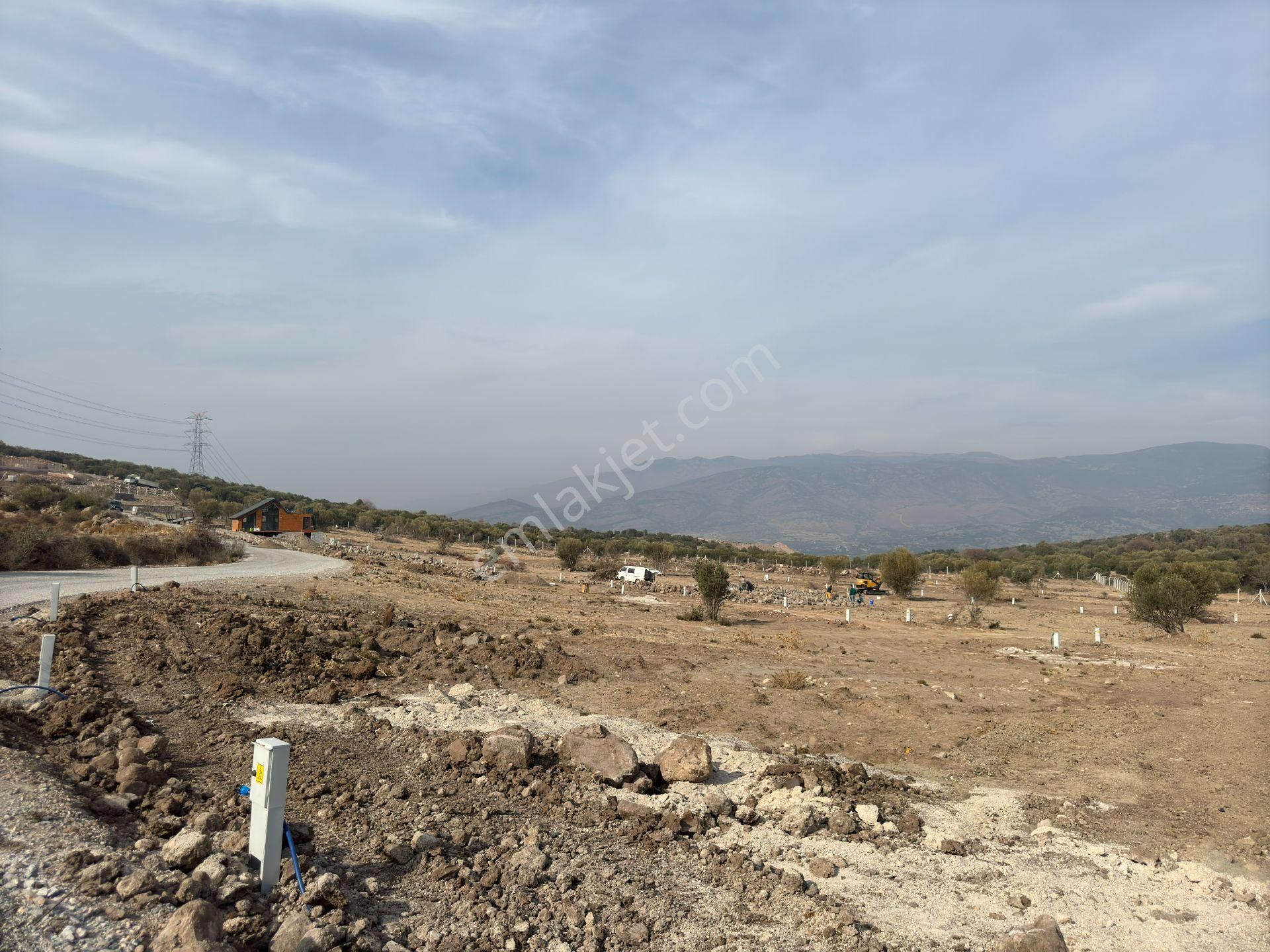 Menemen Yayla Satılık Tarla Sevinç Yörük Emlak'tan Eski Emiralem'de Satılık Kooperatif Hisse