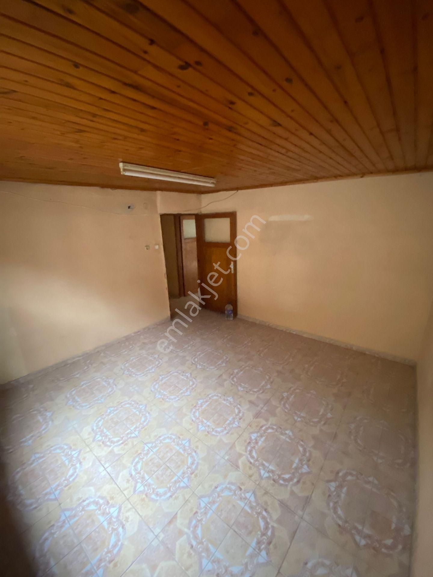 Toroslar Yusuf Kılıç Kiralık Daire  DİNÇER EMLAK'TAN   YUSUF KILIÇ MAHALLESİNDE   1+1 AYRI MUTFAK  GENİŞ TERASLI  DAİRE 