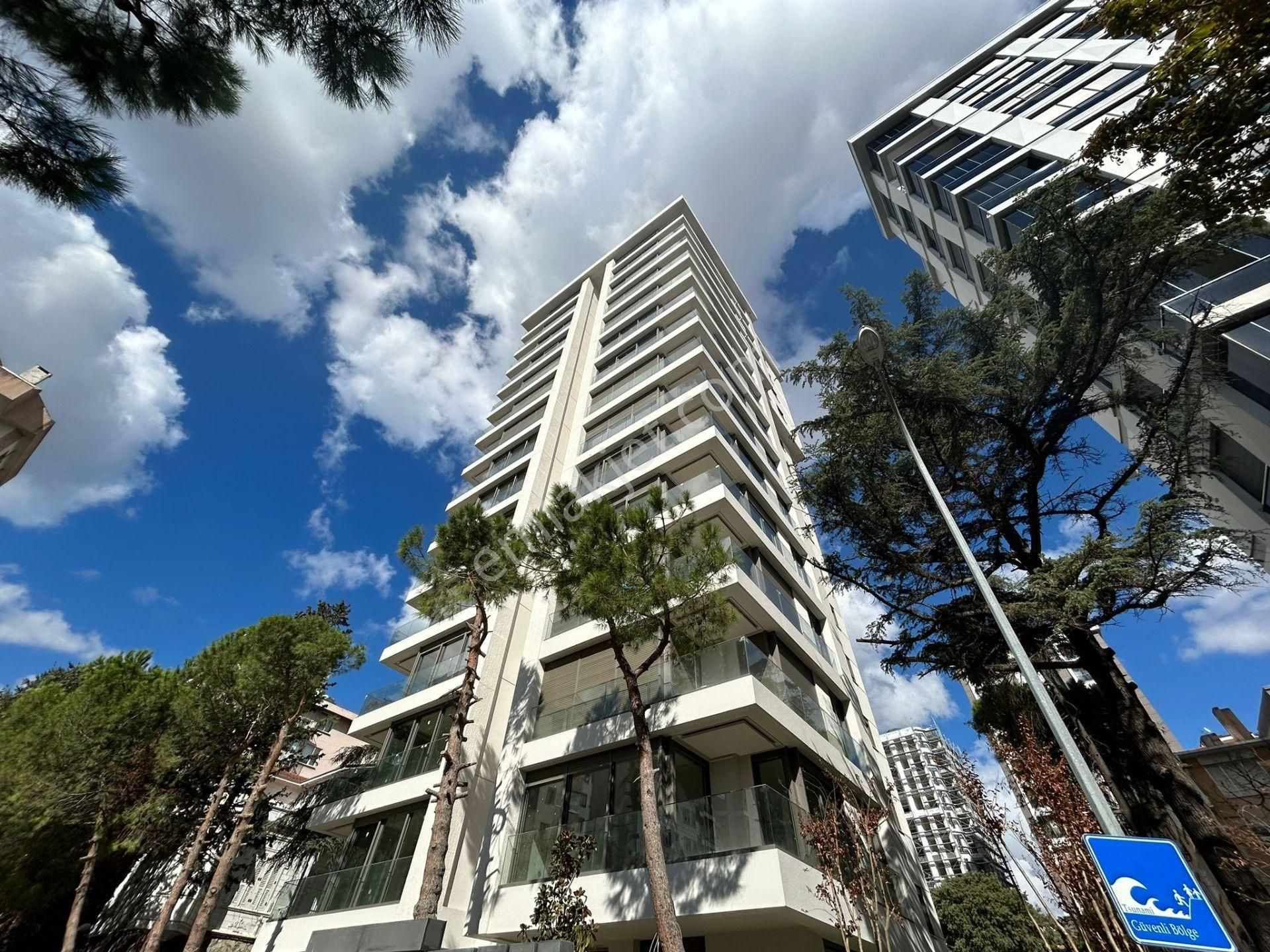 Kadıköy Bostancı Satılık Daire  BAĞDAT CADDESİ GİRİŞİNDE ADALAR MANZARALI 3+1 NET 105 m²