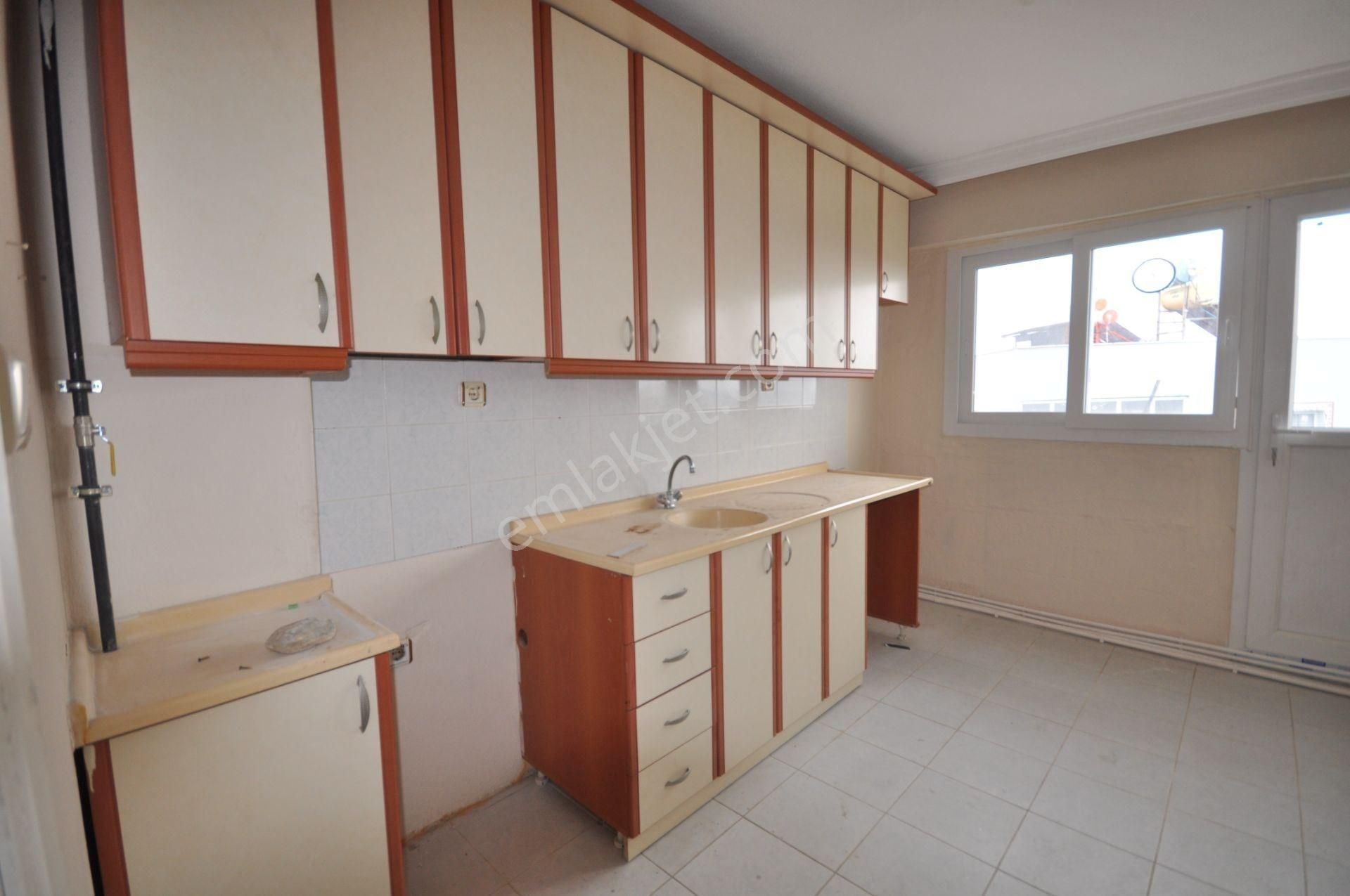 Söke Çeltikçi Satılık Daire Söke Çeltikçi Mh. Satılık 3+1 140m2 Daire