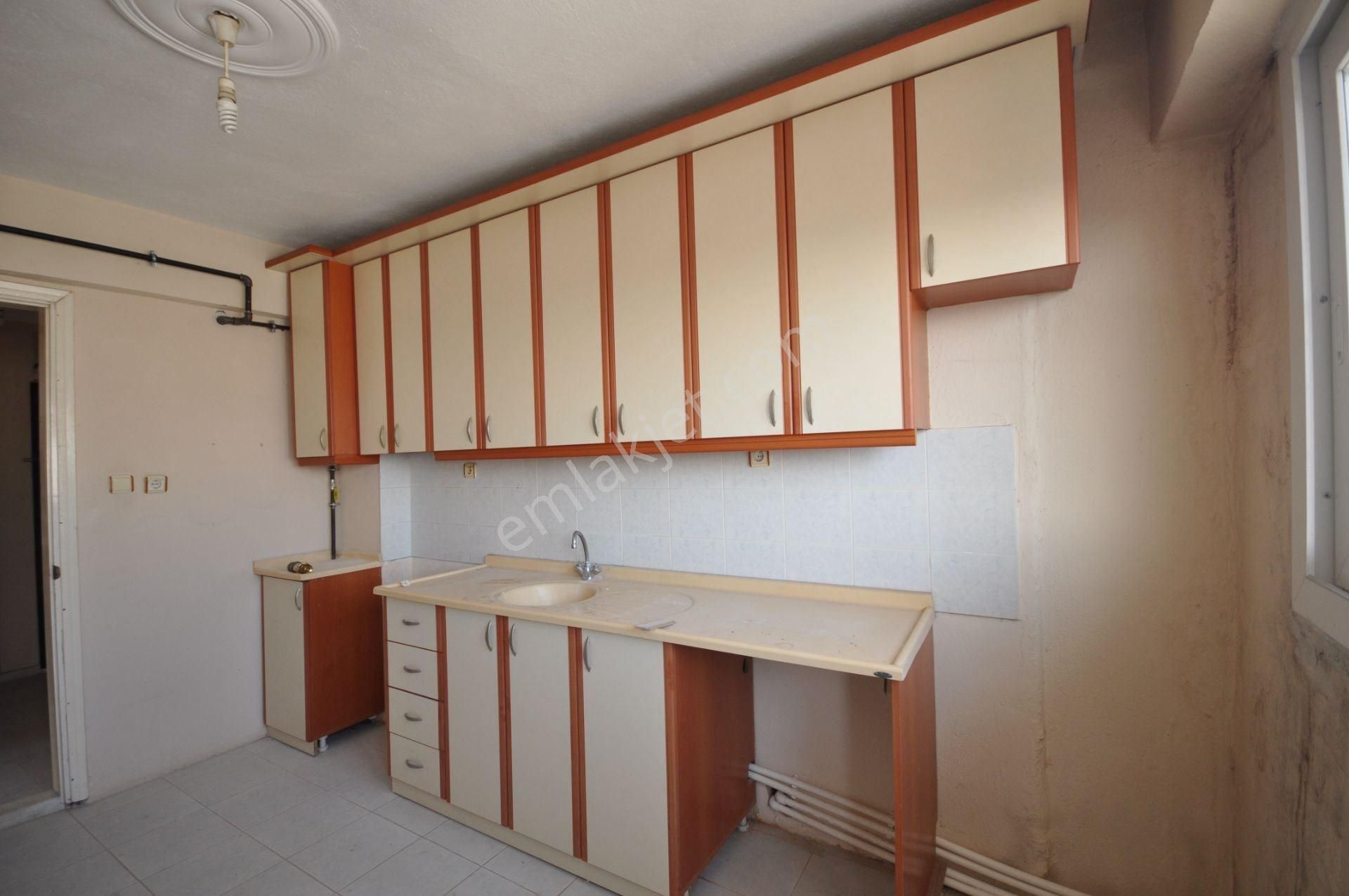 Söke Çeltikçi Satılık Daire Söke Çeltikçi Mh. Satılık 3+1 140m2 Daire