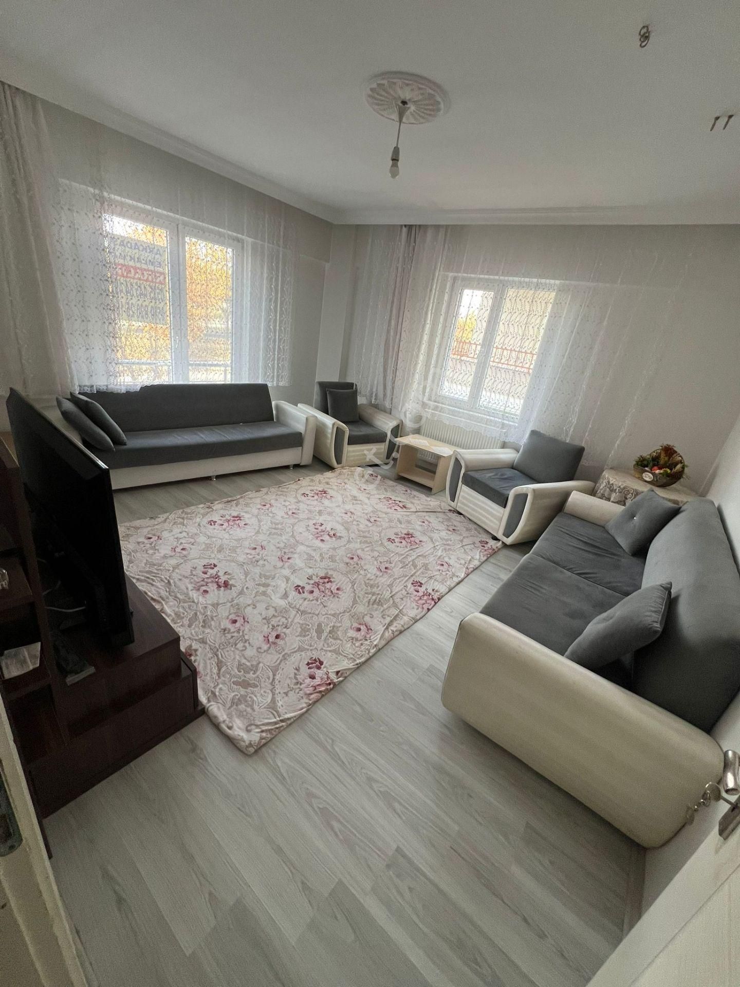 Çorum Merkez Kale Kiralık Daire Arkadaş Emlaktan Eşyalı Kiralık 2+1