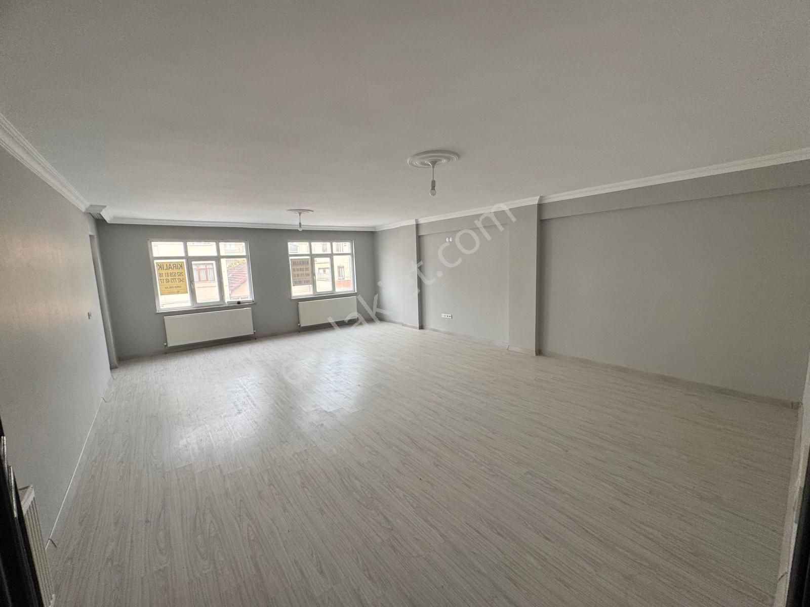 Körfez Atalar Kiralık Daire Atalar Mah.de Ana Cadde Üzeri Kiralık 200m2 Daire Emek Emlaktan