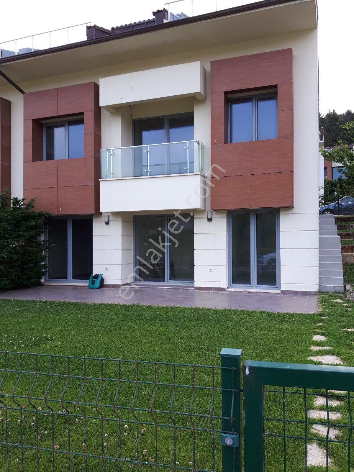 Sarıyer Rumelifeneri Satılık Villa SARIYER RUMELİFENERİ İSTANBLUE VİLLALARI’nda SATILIK 4+1 VİLLA