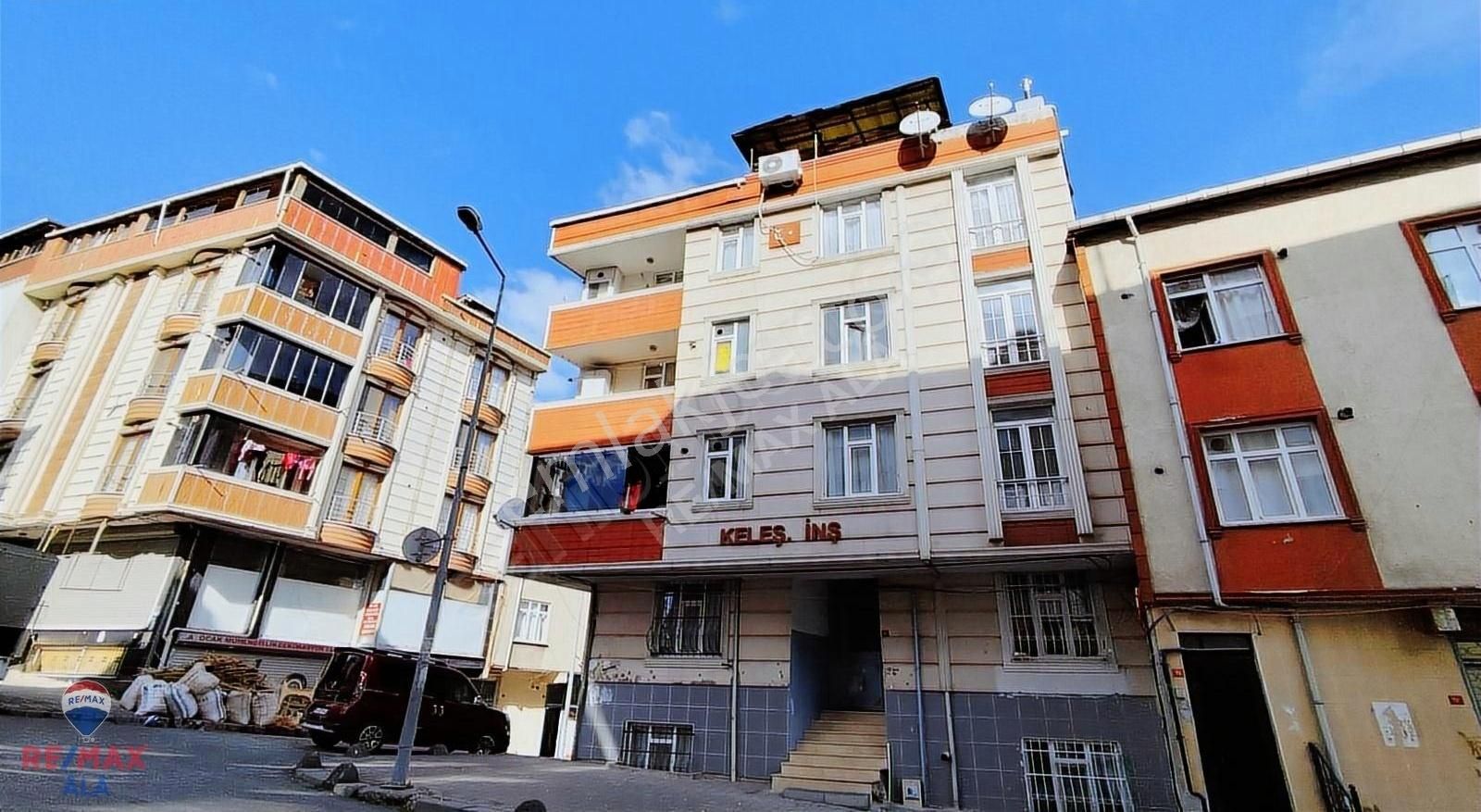 Sultangazi 50. Yıl Satılık Daire REMAX ÂLÂDAN 50.YIL MAHALLESİNDE 1+1 SATILIK DAİRE