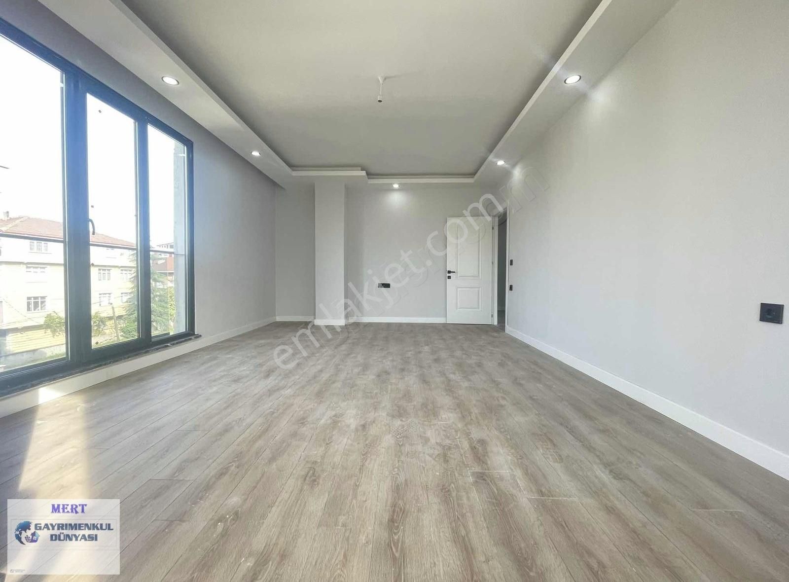 Darıca Emek Satılık Daire EMEK MAH. MERKEZİ KONUMDA 2+1 100m2 ARAKAT DAİRE