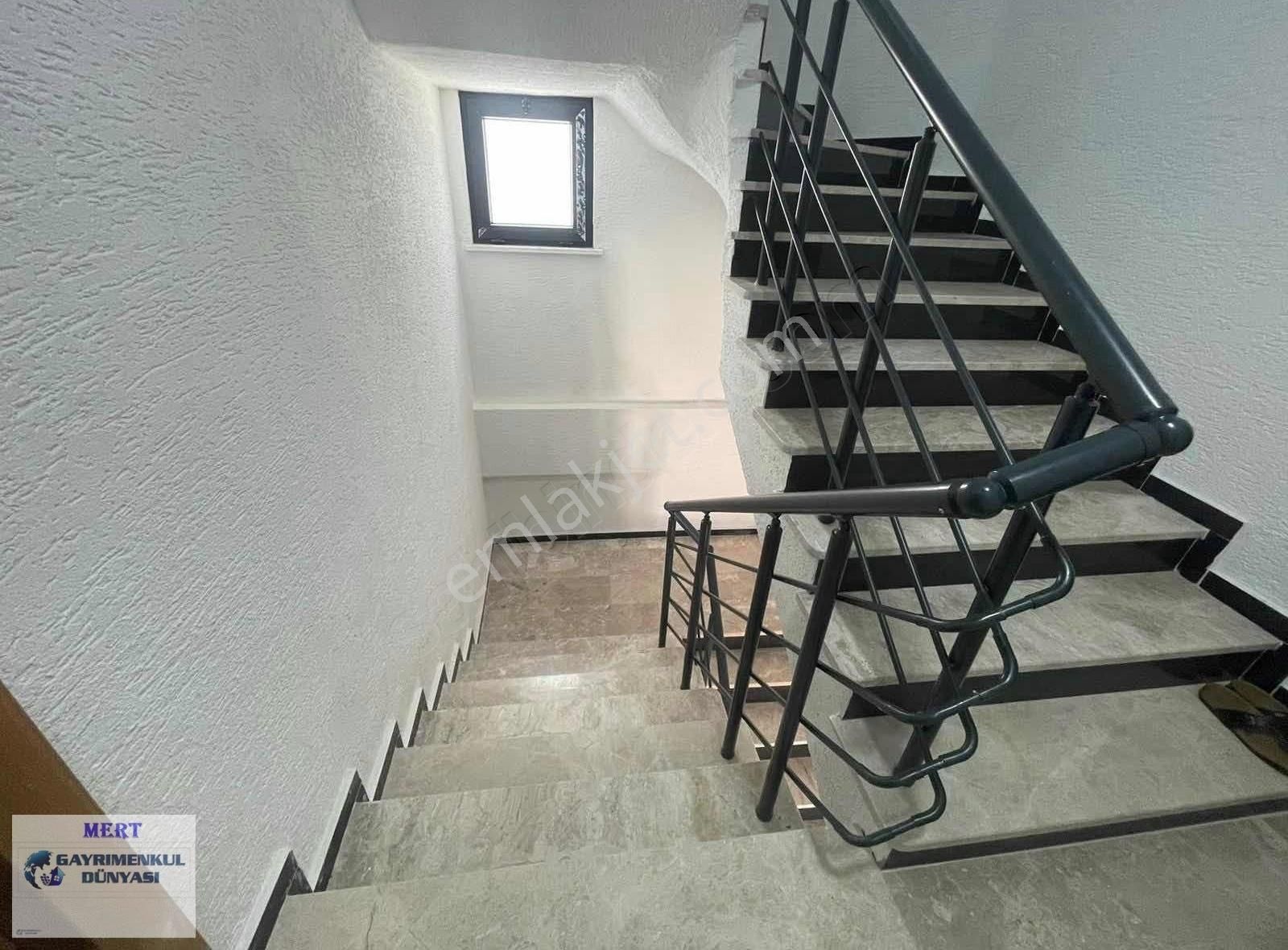 Darıca Fevzi Çakmak Satılık Daire FEVZİ ÇAKMAK MAH. HASTAHANE DİBİNDE 2+1 95m2 ARAKAT DAİRE