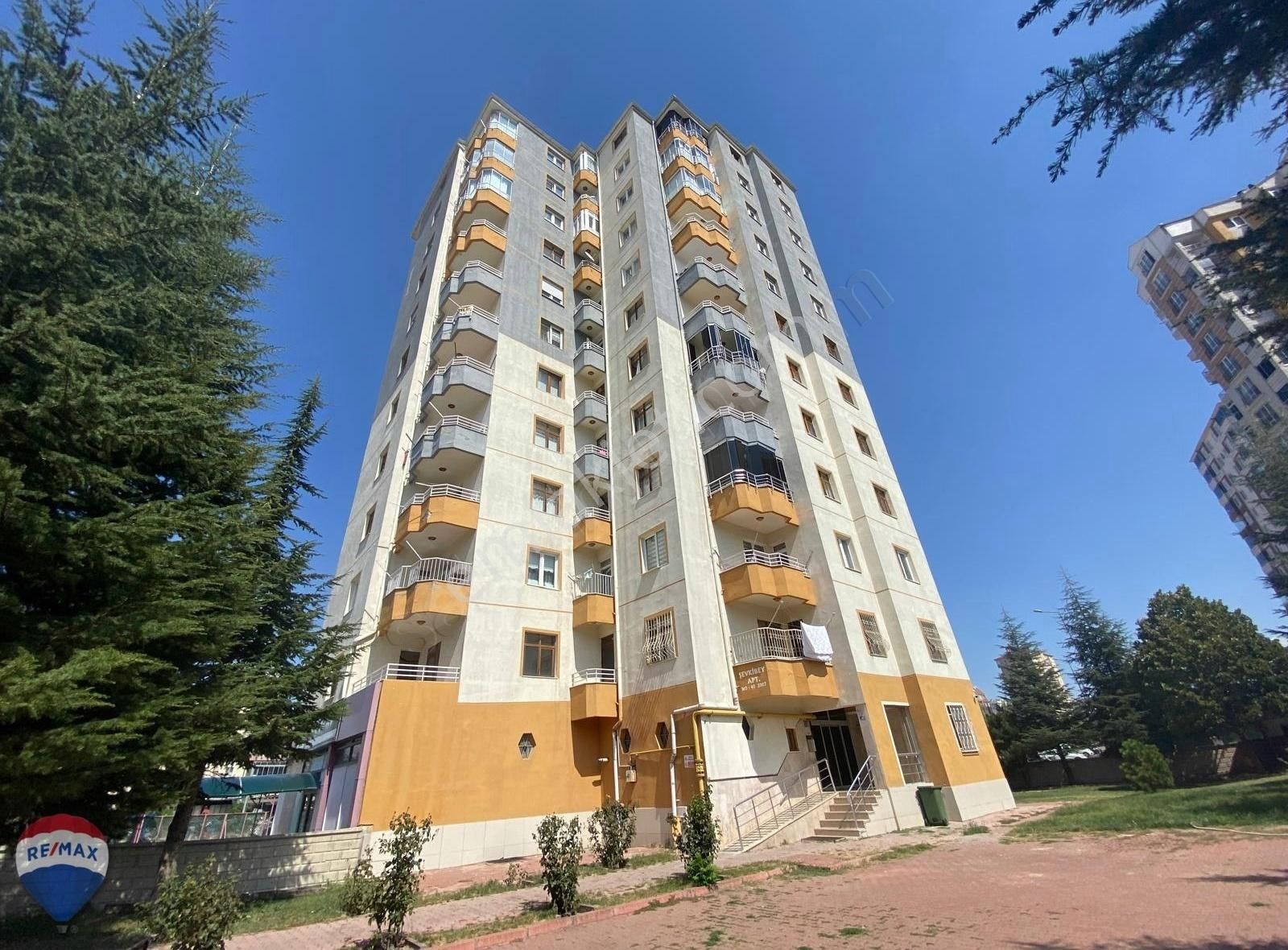 Kocasinan Yenişehir Satılık Daire REMAX KATILIM YENİŞEHİR MAH.KÖŞE BAŞI GENİŞ KOMBİLİ 3+1 DAİRE