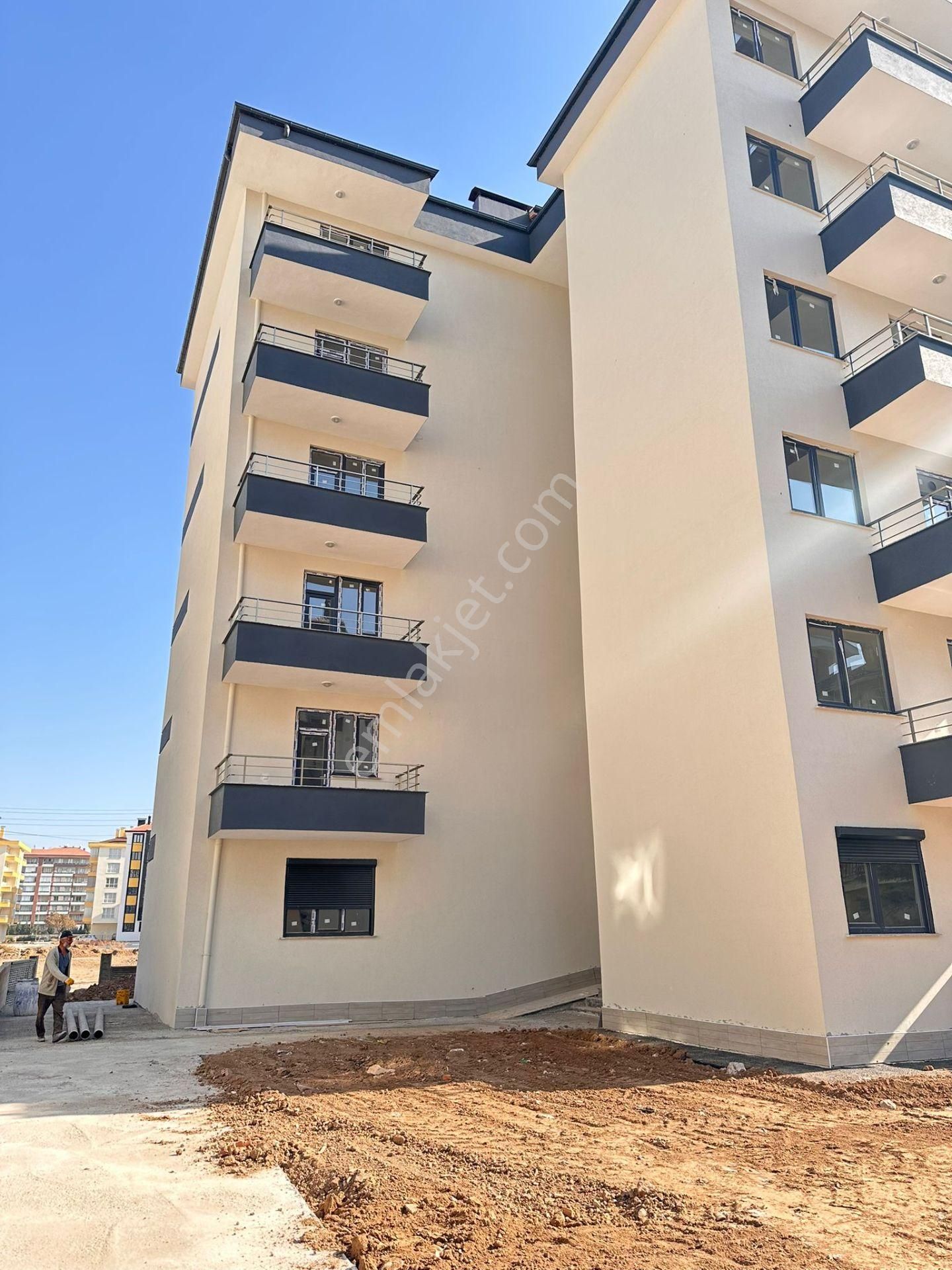 Karatay Keykubat Satılık Daire  EMİR YATIRIMDAN FETİH CADDESİ YAKINI ARAKAT 2+1 SATILIK DAİRE