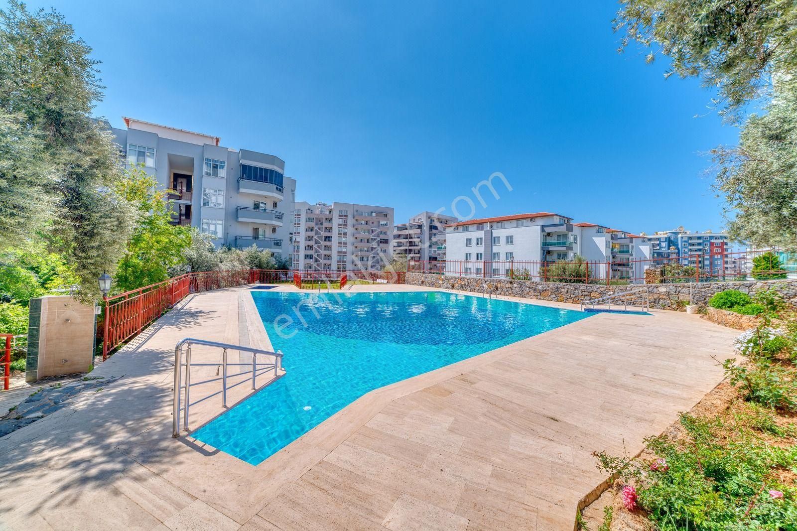 Alanya Tosmur Satılık Daire  ALANYA TOSMUR 1+1 62M2 FULL EŞYALI HAVUZLU DENİZE YAKIN DAİRE!!