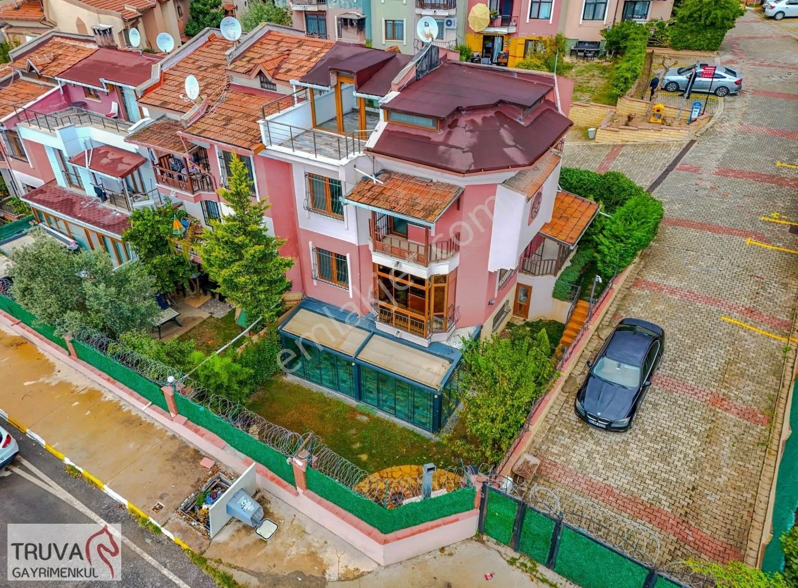 Pendik Yenişehir Satılık Villa GRUPKENT KONAKLARINDA İÇİ YAPILI 6+2 FIRSAT SATILIK VİLLA