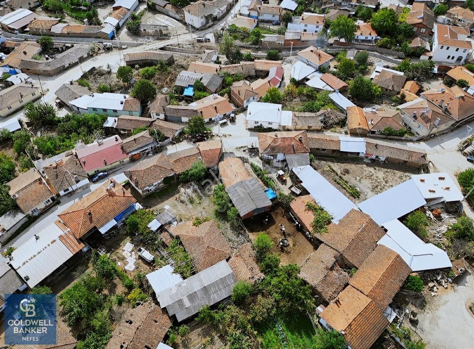 Yenice Karaköy Köyü Satılık Tarla Çanakkale Yenice Karaköy Köyünde 300 M² Satılık Arsa !