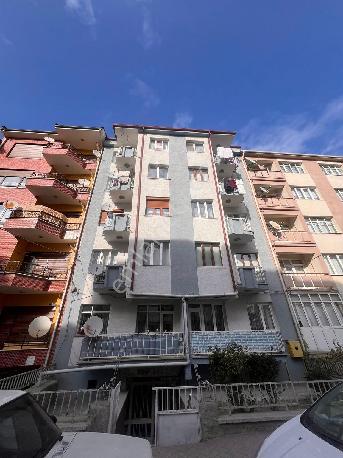 Odunpazarı Kurtuluş Satılık Daire KURTULUŞ MAHALLESİ GENİŞ ASANSÖRLÜ 2+1 SATILIK DAİRE