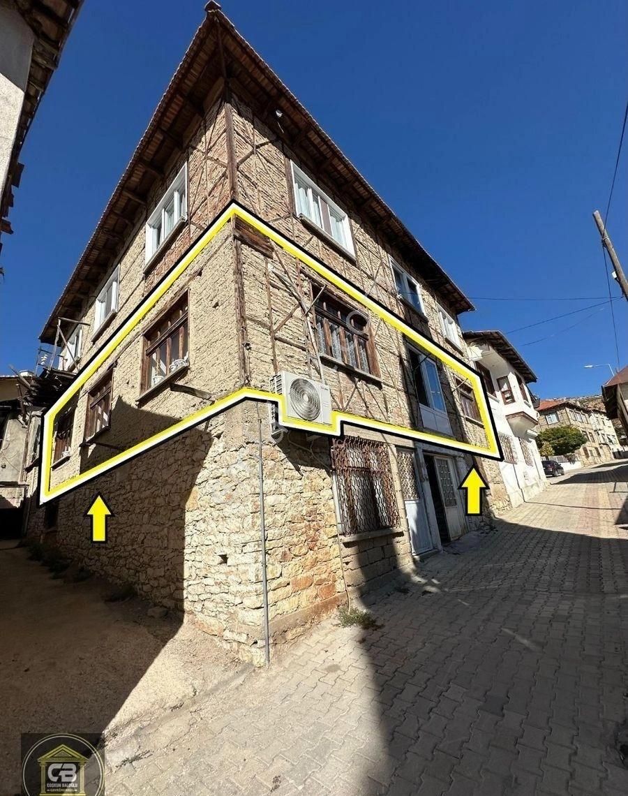 Elmalı Kapmescit Satılık Daire COŞKUN BALOĞLU GAYRİMENKUL'DEN ELMALI KAPMESCİT MAH. 125 m².2+1 KERPİÇ EV SATILIKTIR