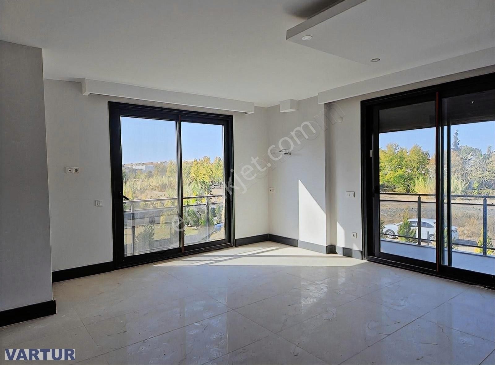 Çiftlikköy De Satılık 4+1 Lüx Villa - Görsel 8