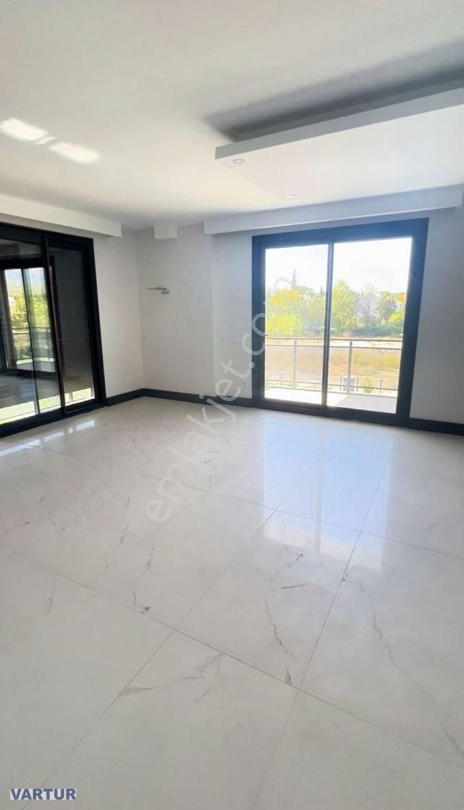 Çiftlikköy De Satılık 4+1 Lüx Villa - Görsel 4