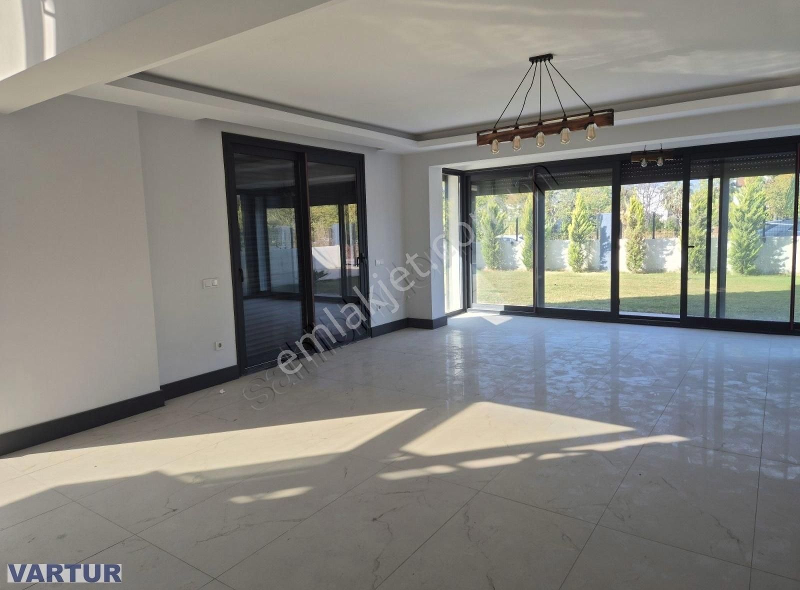 Çiftlikköy De Satılık 4+1 Lüx Villa - Görsel 3