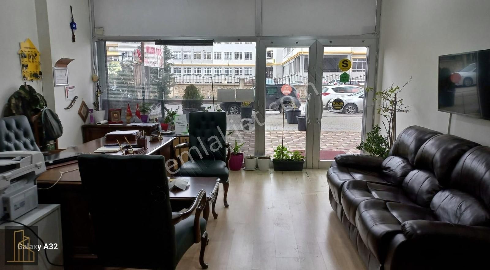 Yenimahalle Yeni Batı Kiralık Dükkan & Mağaza BATIKENT ÇAKIRLAR OKUL VE PARK BÖLGESİ CADDE CEPHELİ KİRALIK