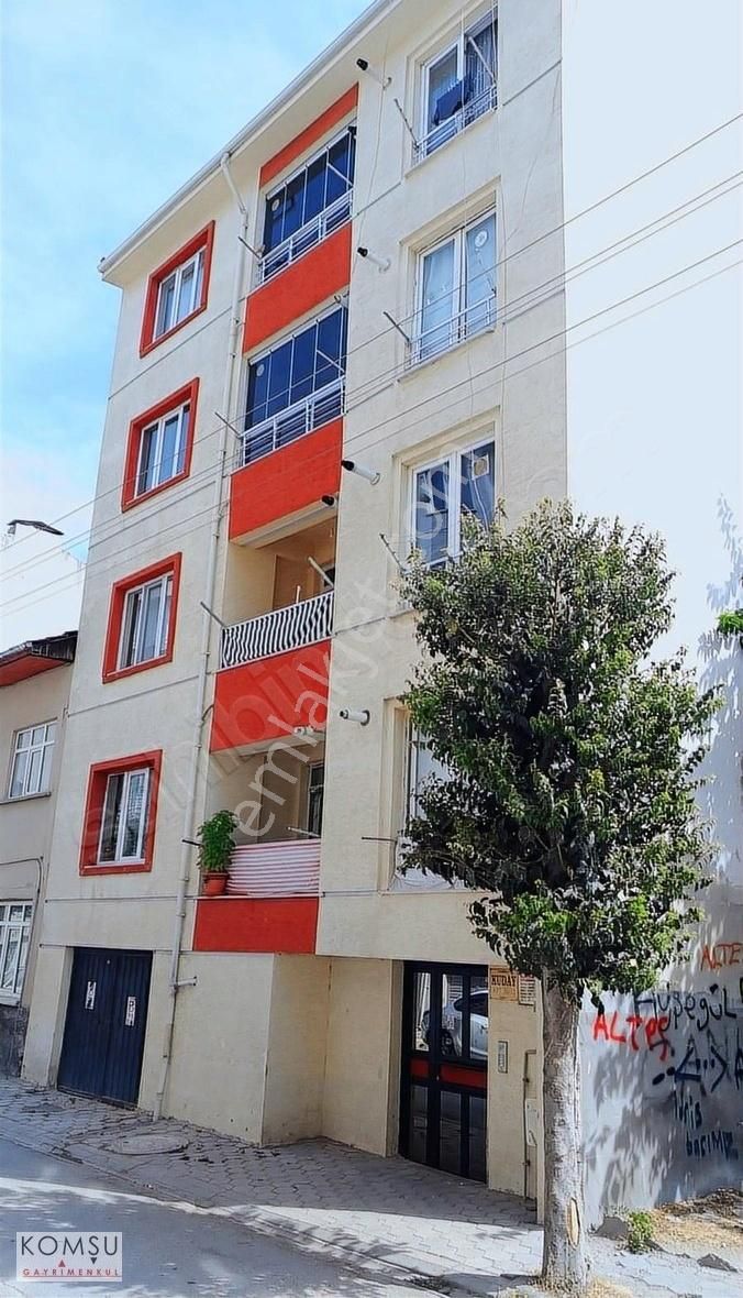 Tepebaşı Fatih Kiralık Daire Fatih Mahallesi Edip Sokakta Çok Güzel 2+1 Arakat Kiralık Daire