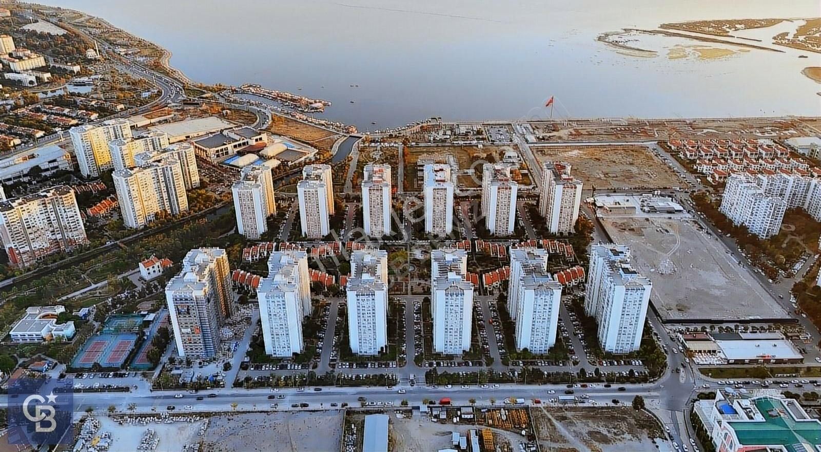 Karşıyaka Mavişehir Satılık Daire Mavişehir Pamukkale Sitesinde Satılık 1+1 Daire