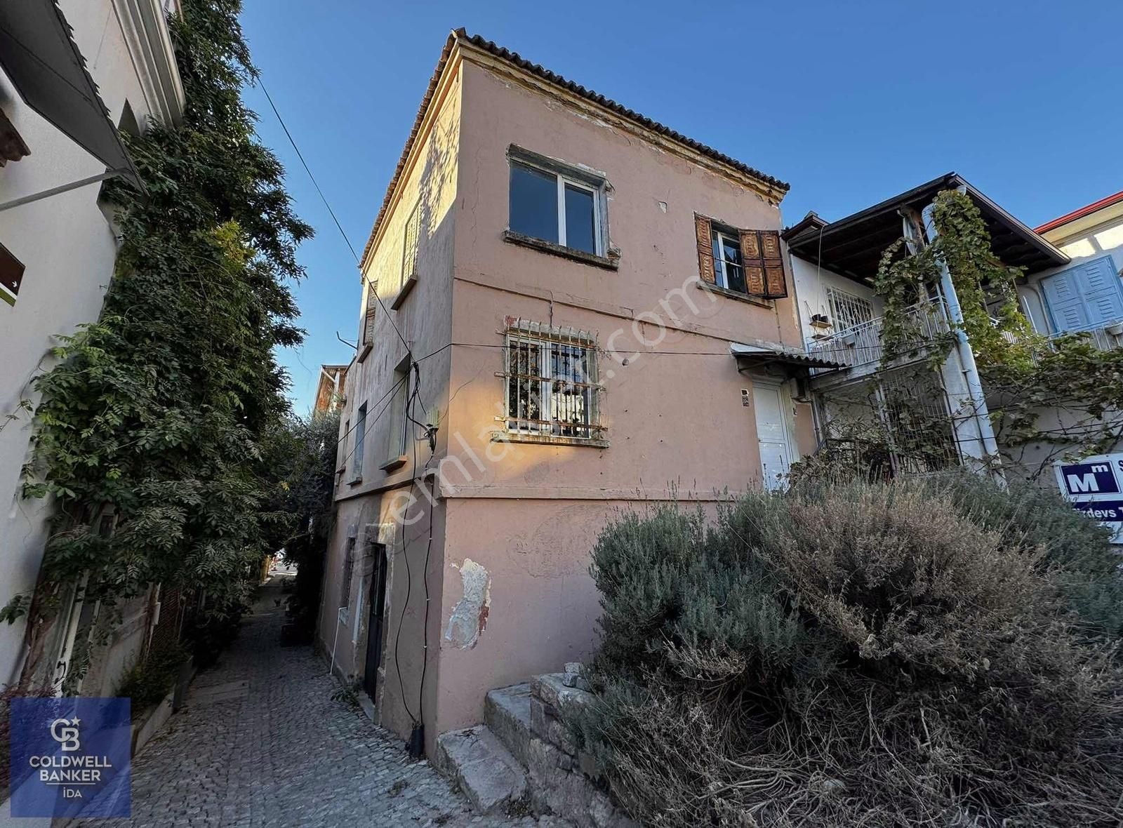 Ayvalık Sakarya Satılık Müstakil Ev Satılık Rum Evi - Ayvalık Sakarya Mahallesi