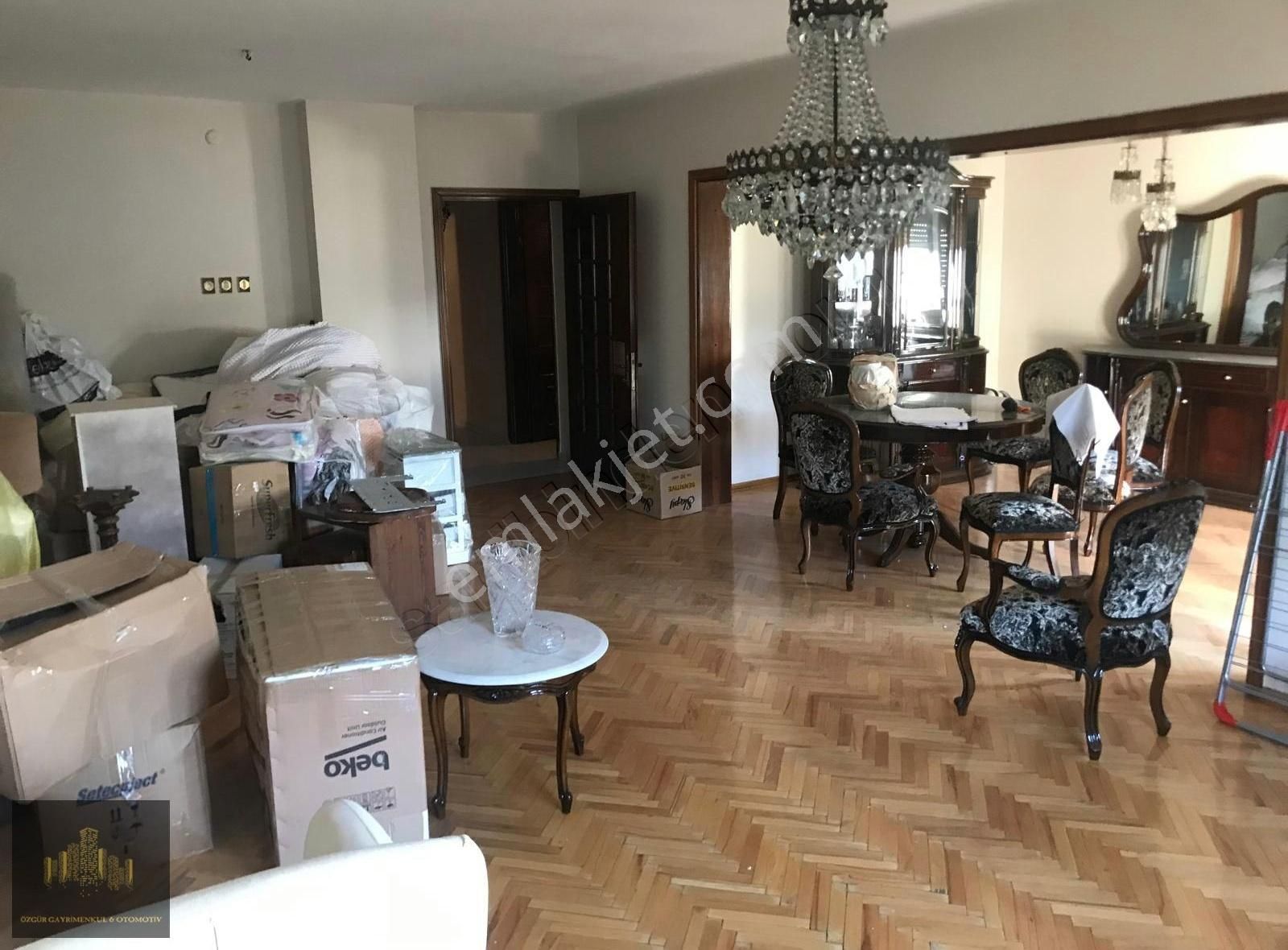 Akhisar Ragıp Bey Satılık Daire MANİSA AKHİSAR EFEMDEN MERKEZİ KONUMDA 2+1 120 M2 SATILIK DAİRE