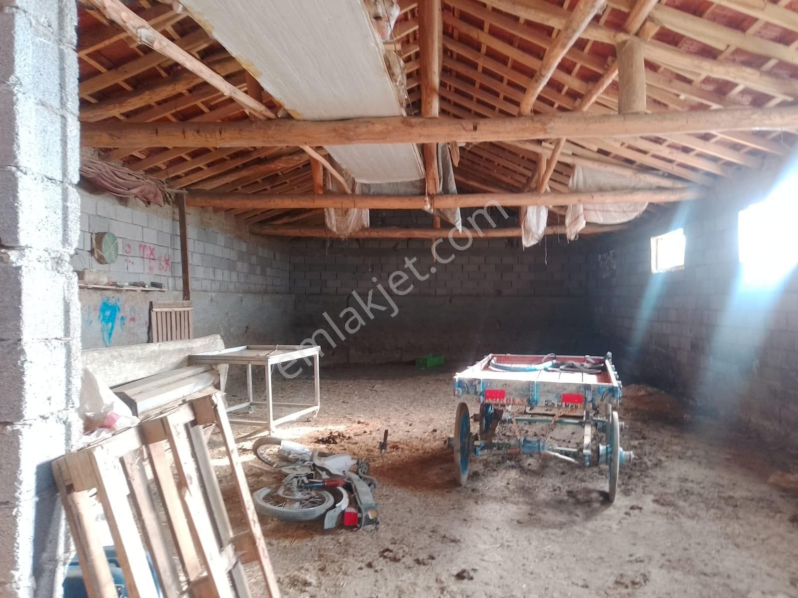 Akçay Emlak'tan Akşehir Ortaköy Mahallesinde Kurulu Düzende Satılık Çiftlik - Görsel 5