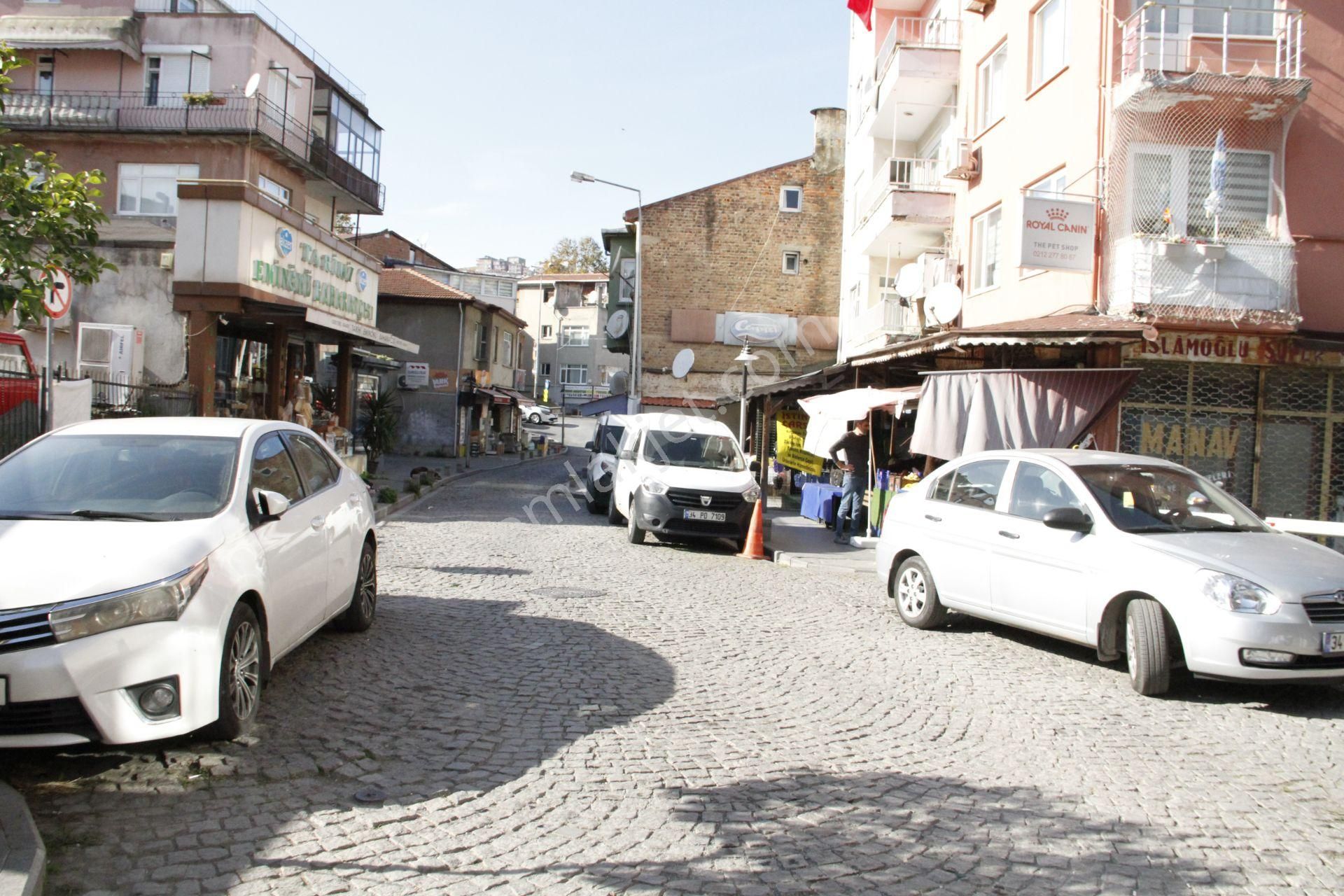 Sarıyer İstinye Devren Dükkan & Mağaza  İSTİNYE ÇARŞI İÇİNDE DEVREN KASAP TAVUK DÜKKANI 