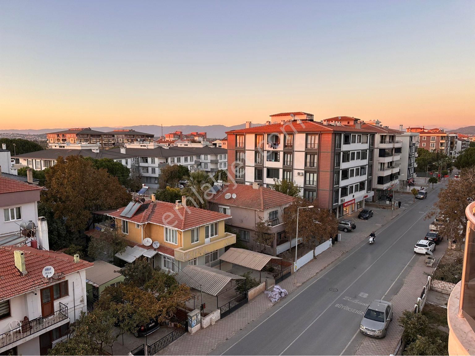 Gömeç Yaya Satılık Daire ANA CADDE ÜZERİ 3+1 DENİZ MANZARALI UYGUN FİYATA DAİRE